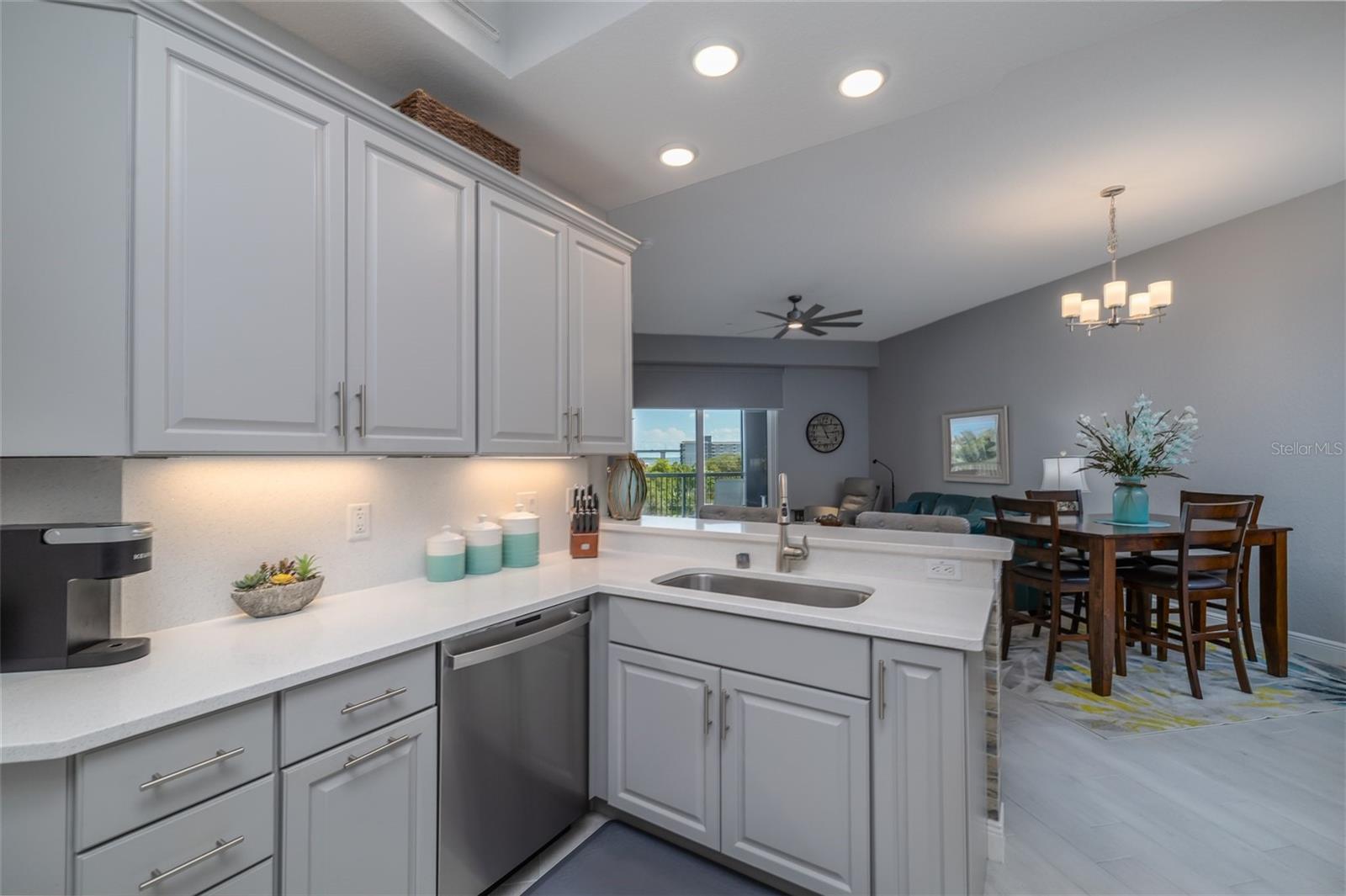 Image 11 of 57 For 1 Riverwalk Drive 402