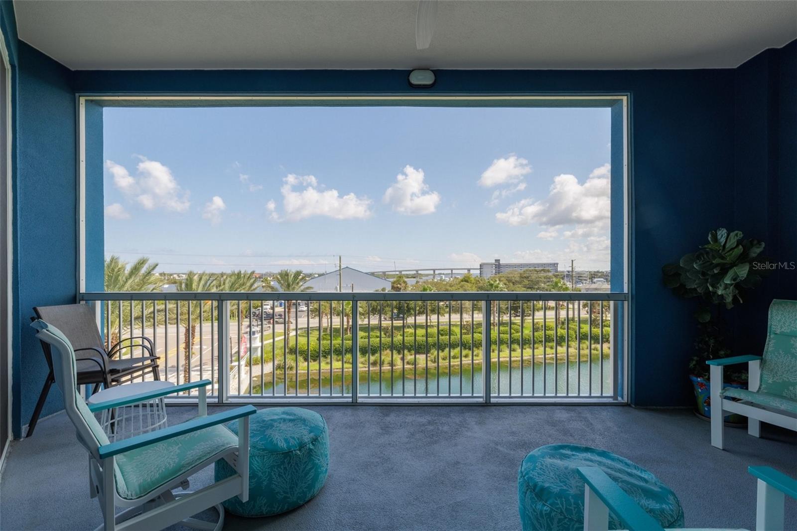 Image 13 of 57 For 1 Riverwalk Drive 402