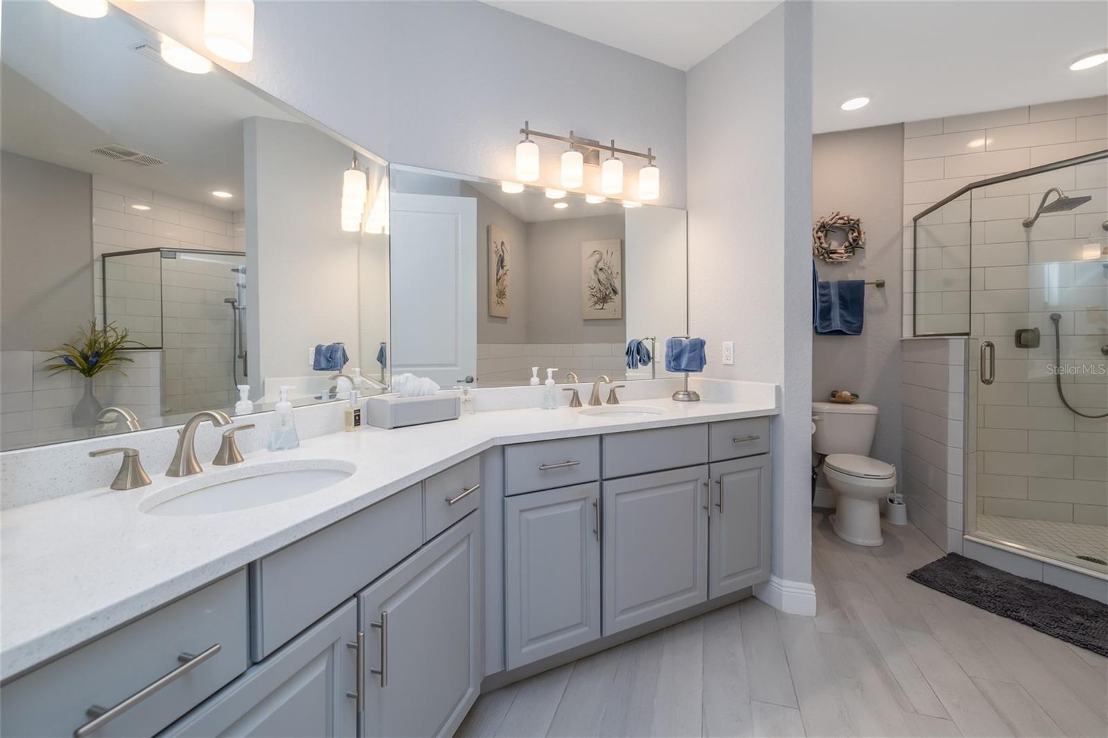 Image 16 of 57 For 1 Riverwalk Drive 402