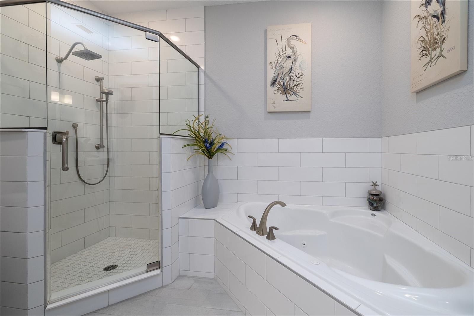 Image 17 of 57 For 1 Riverwalk Drive 402