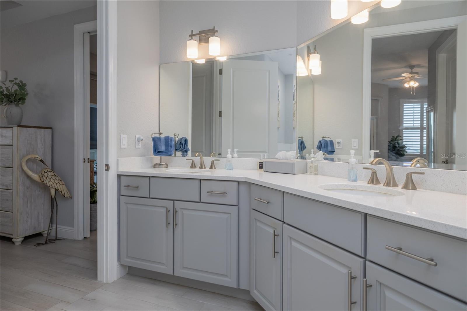 Image 18 of 57 For 1 Riverwalk Drive 402