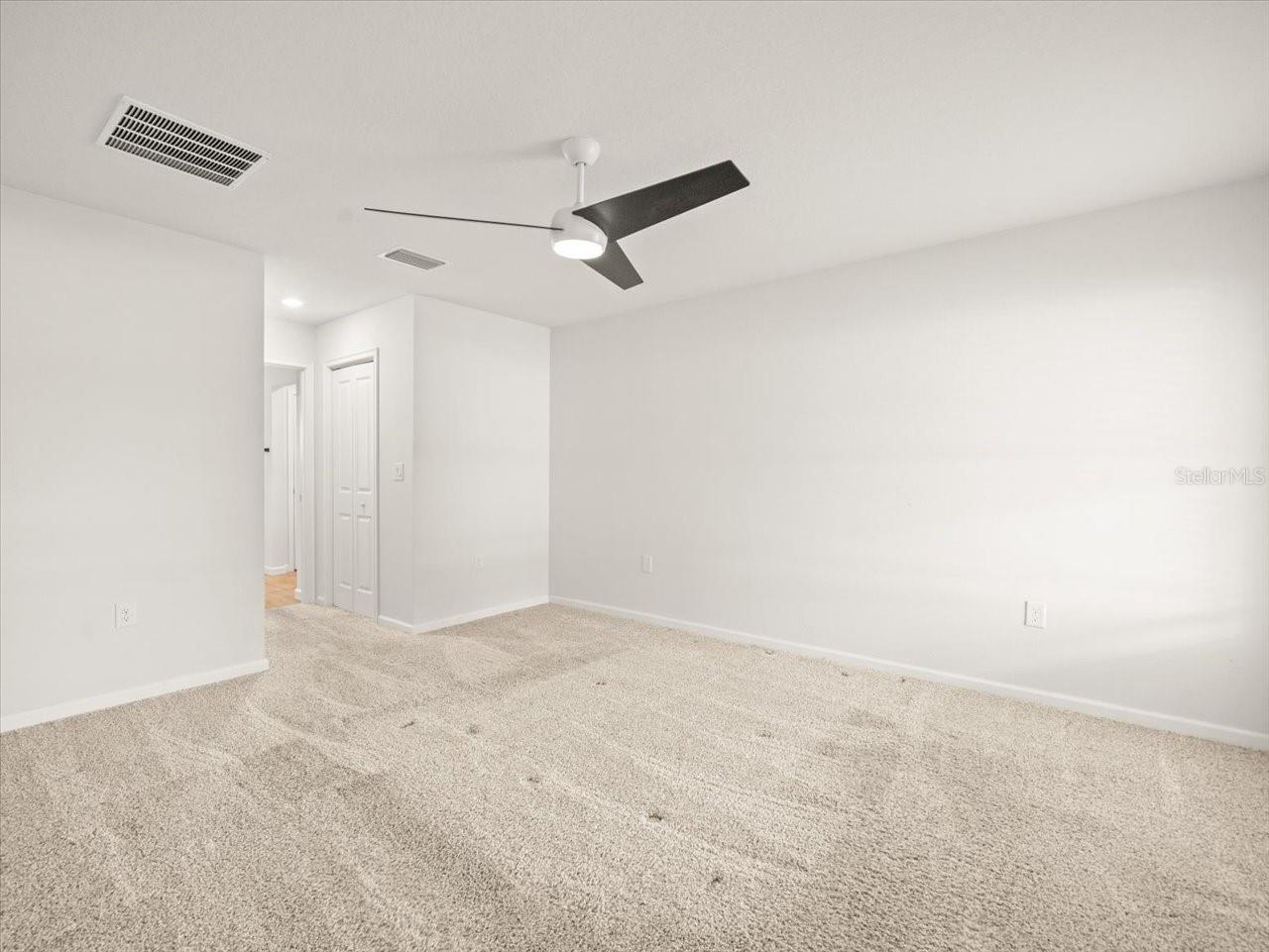 Image 19 of 45 For 13035 Thrasher Avenue