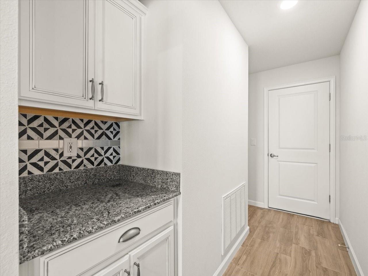 Image 33 of 45 For 13035 Thrasher Avenue