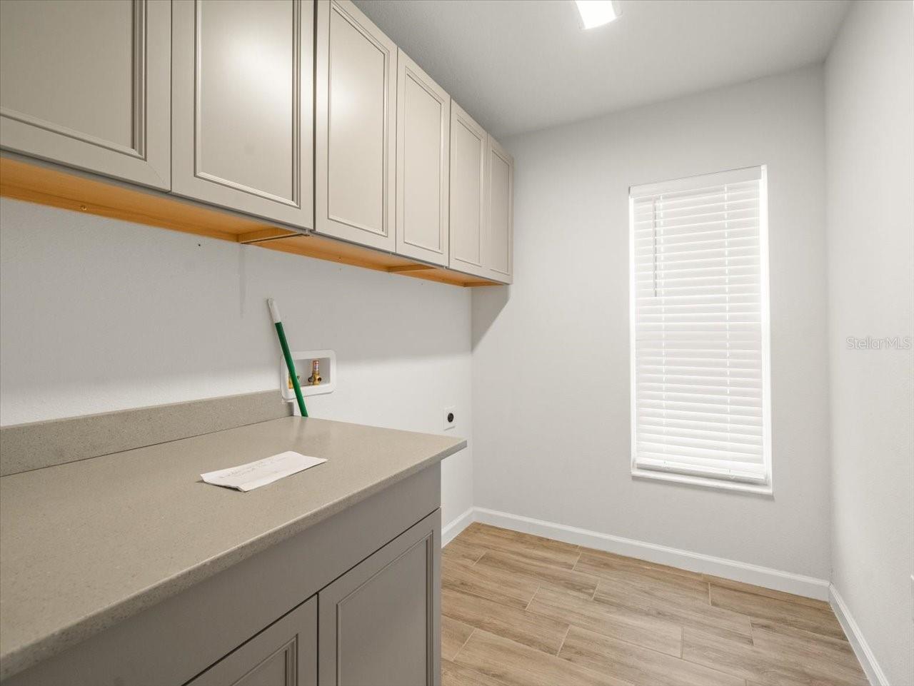 Image 34 of 45 For 13035 Thrasher Avenue
