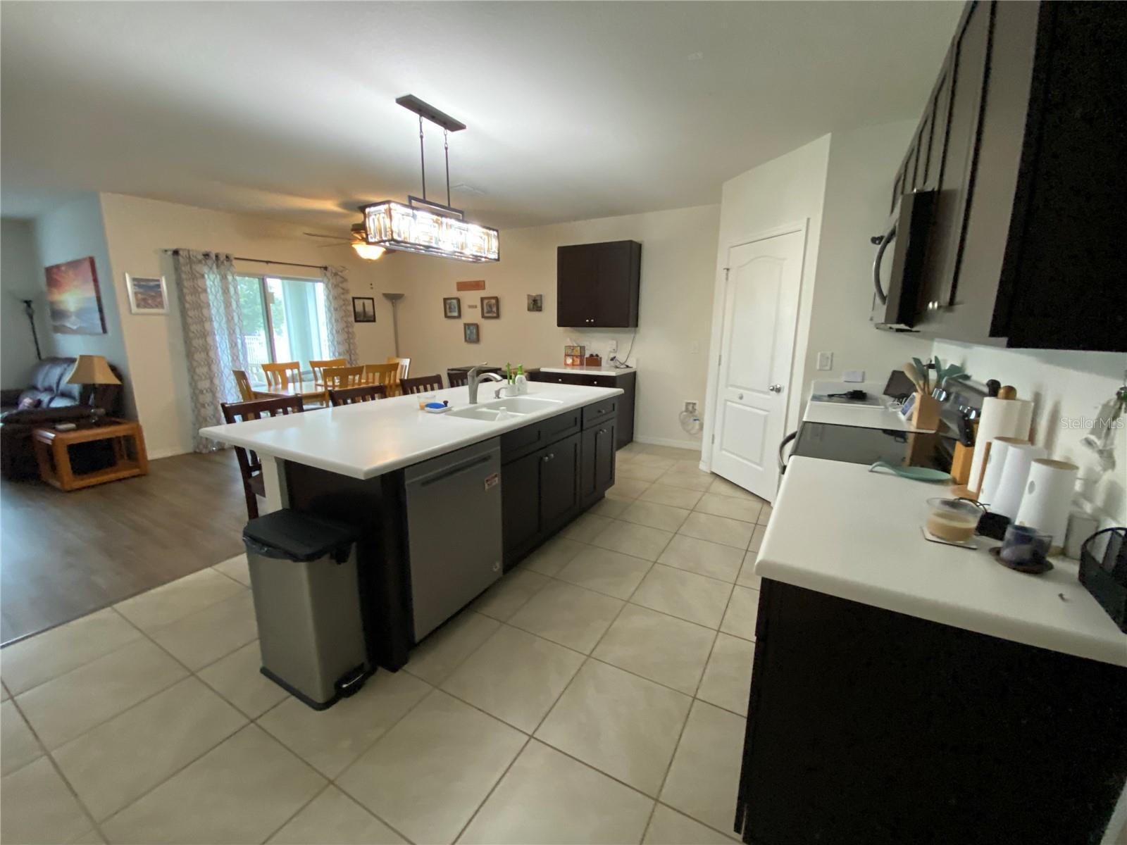 Image 16 of 38 For 2908 Gibraltar Boulevard
