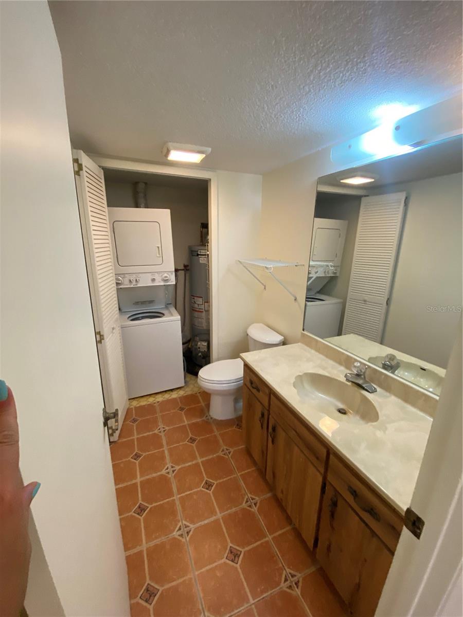 Image 7 of 24 For 3810 Saxon Drive