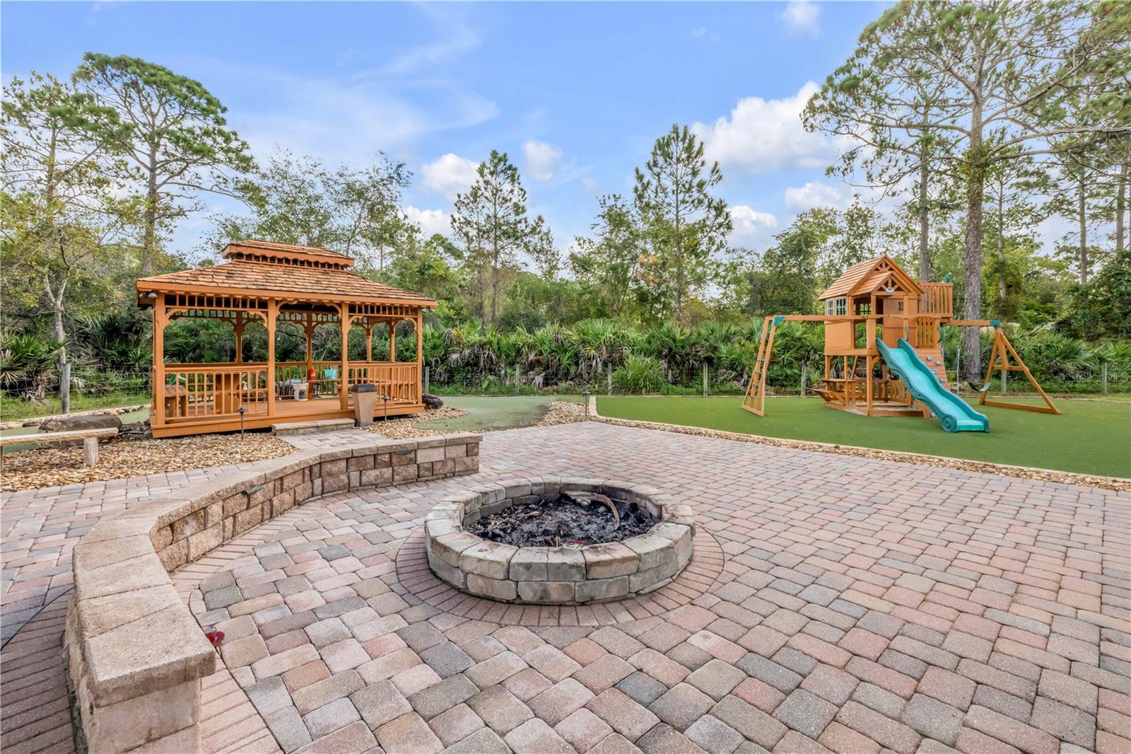 Image 43 of 62 For 4075 Crestwood Manor Drive