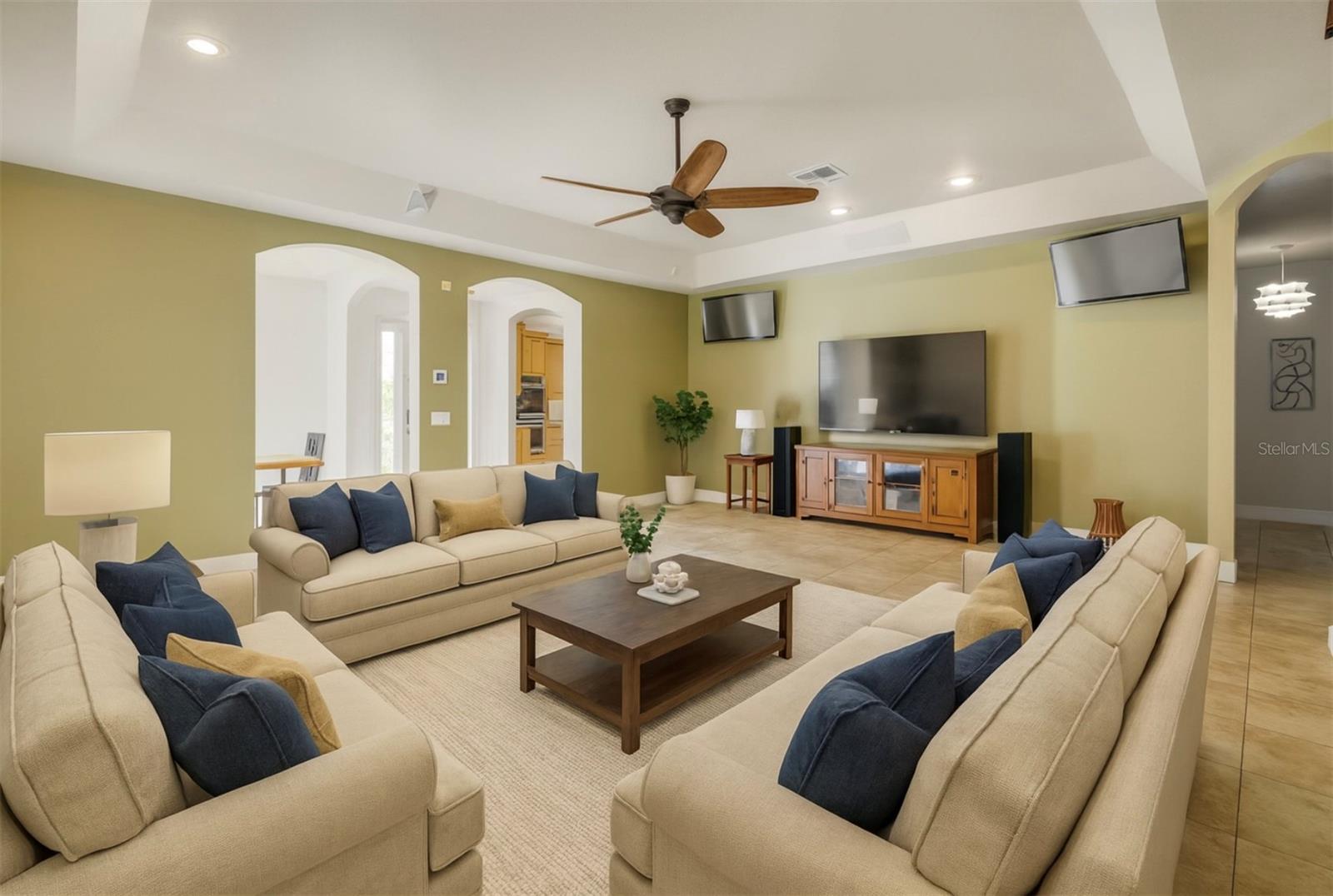 Image 7 of 62 For 4075 Crestwood Manor Drive