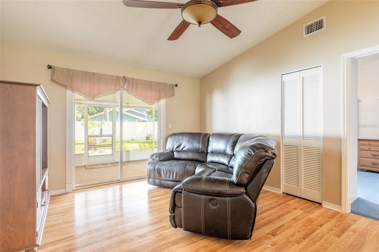 Image 9 of 22 For 833 Mcdonald Road