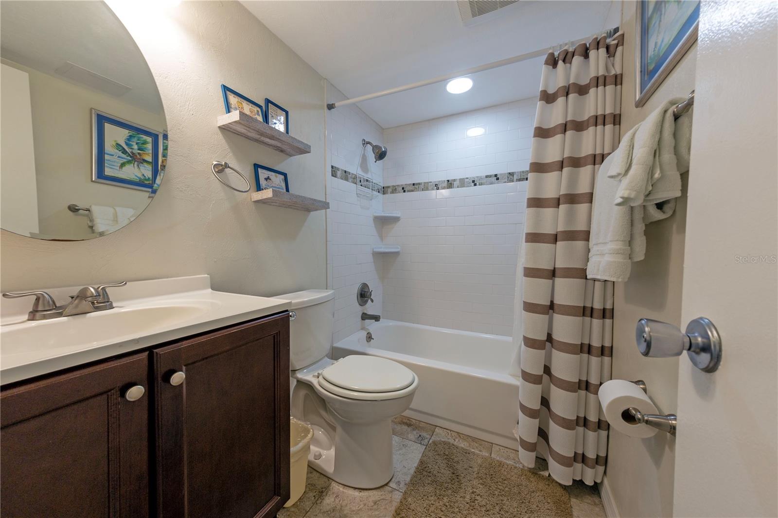 Image 3 of 22 For 4831 Saxon Drive 1070