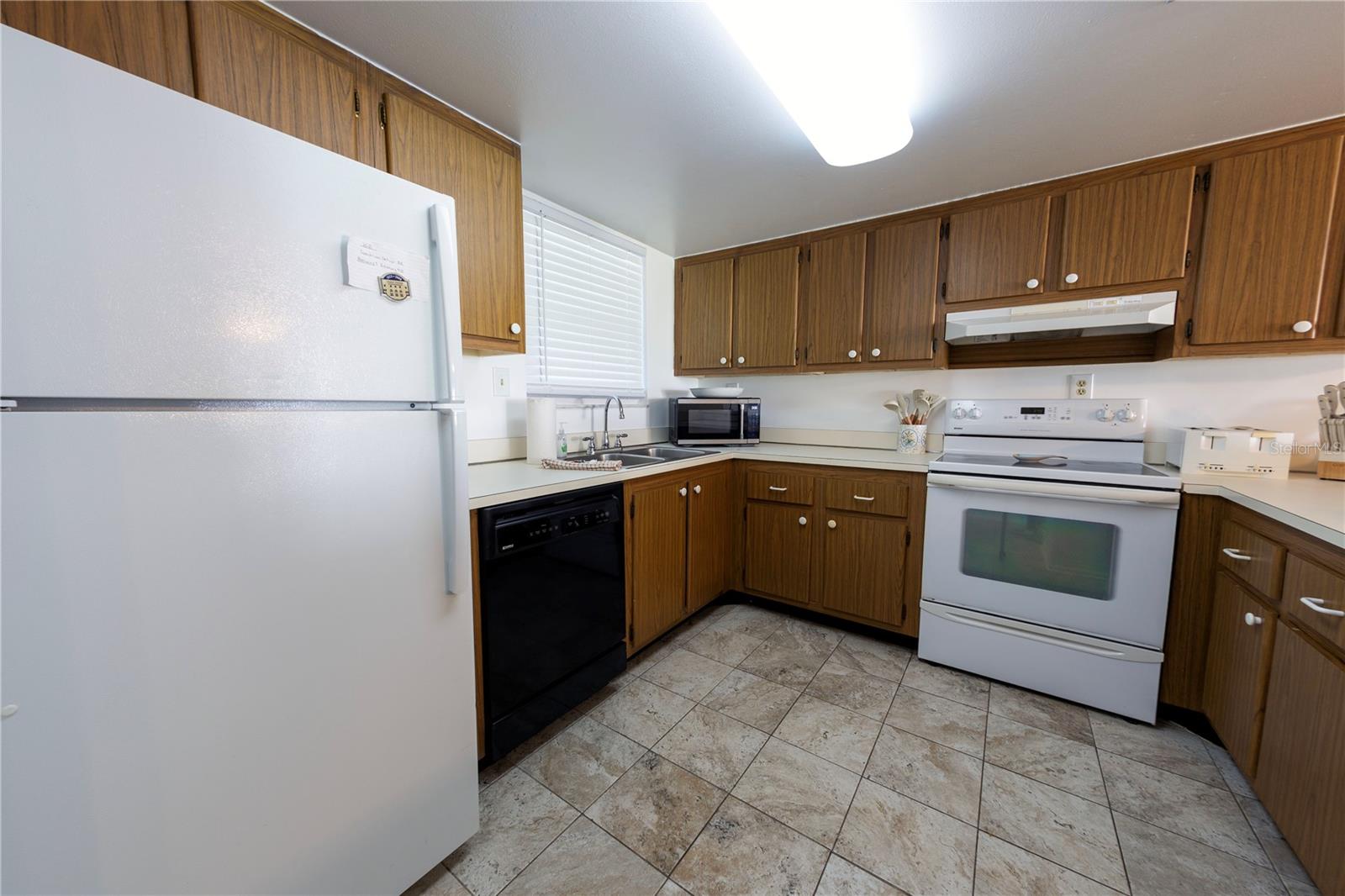 Image 6 of 22 For 4831 Saxon Drive 1070