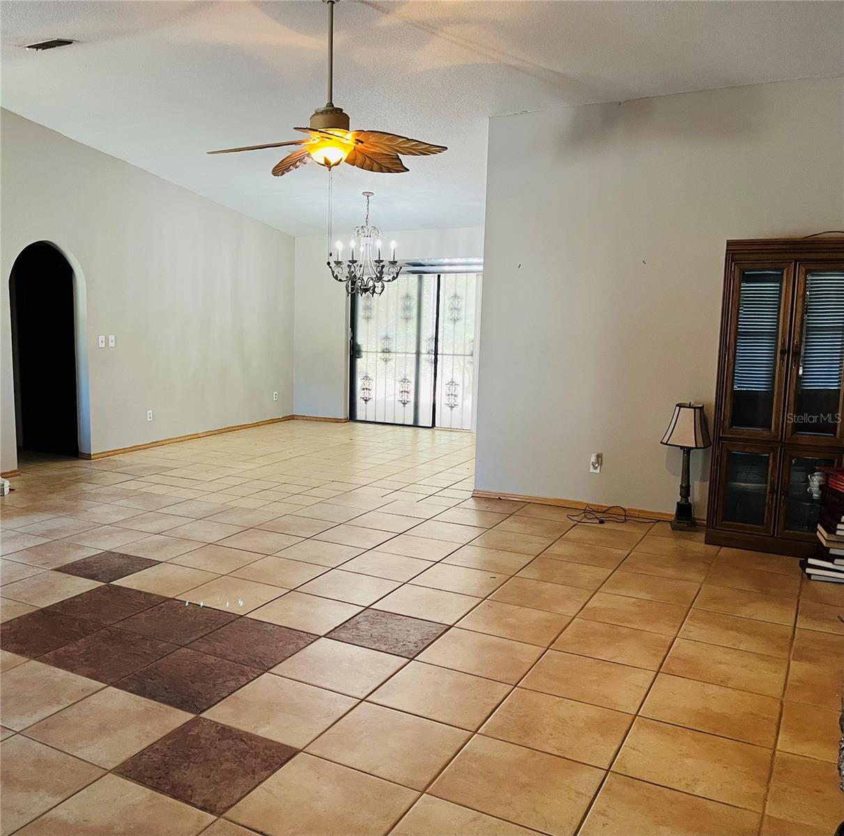 Image 4 of 16 For 1100 Viking Drive