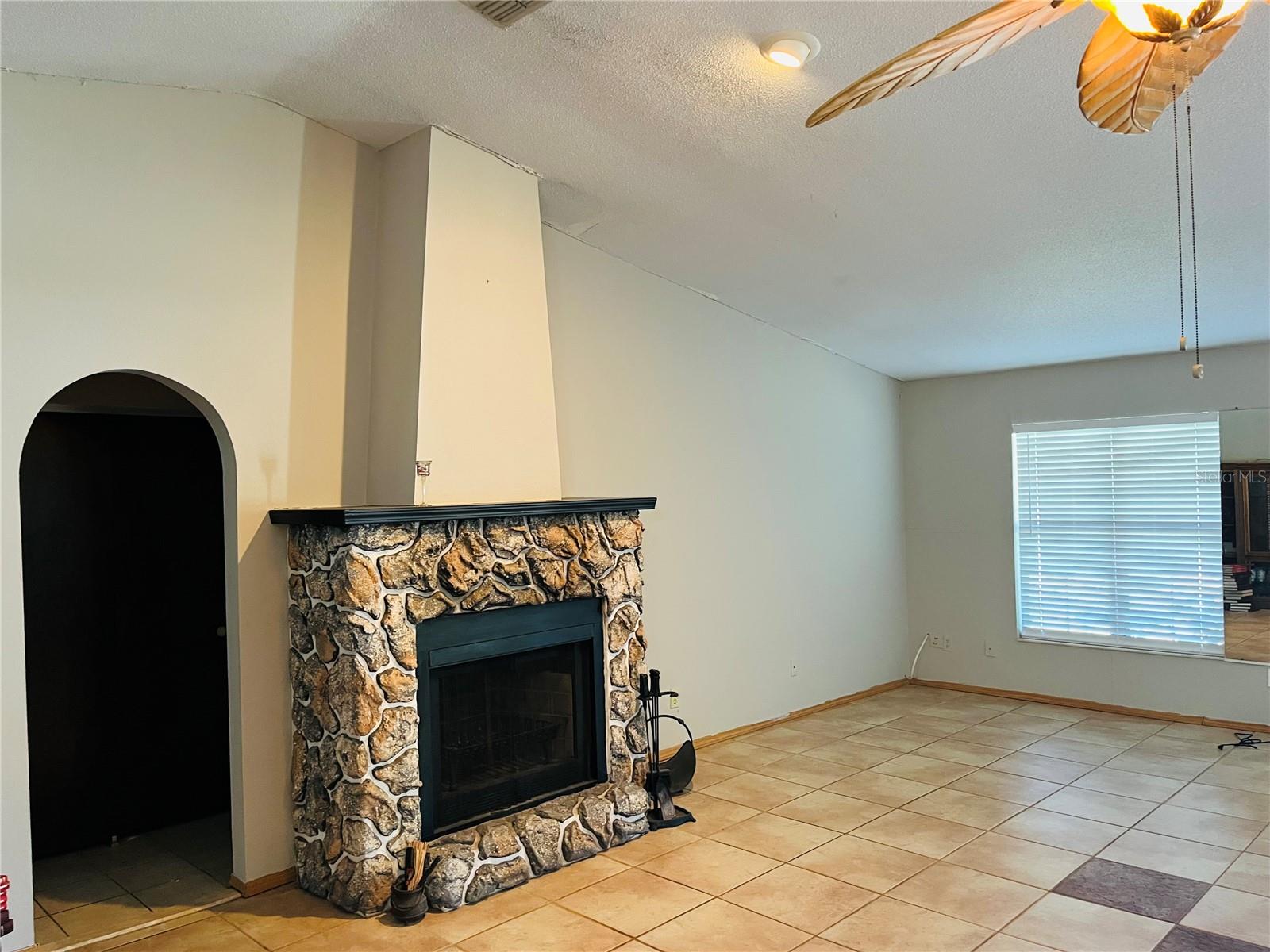 Image 5 of 16 For 1100 Viking Drive