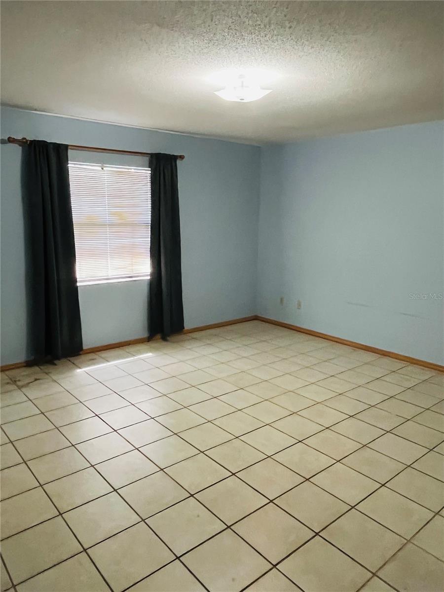 Image 8 of 16 For 1100 Viking Drive
