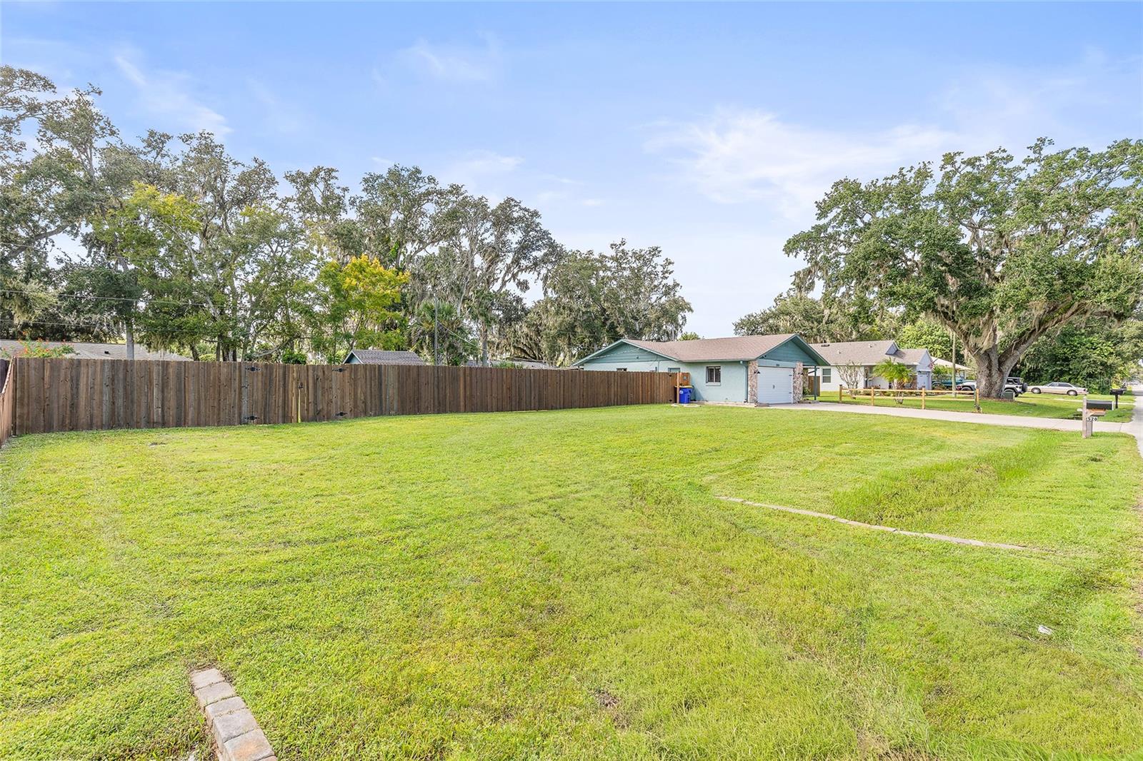 Image 12 of 50 For 2520 Queen Palm Drive