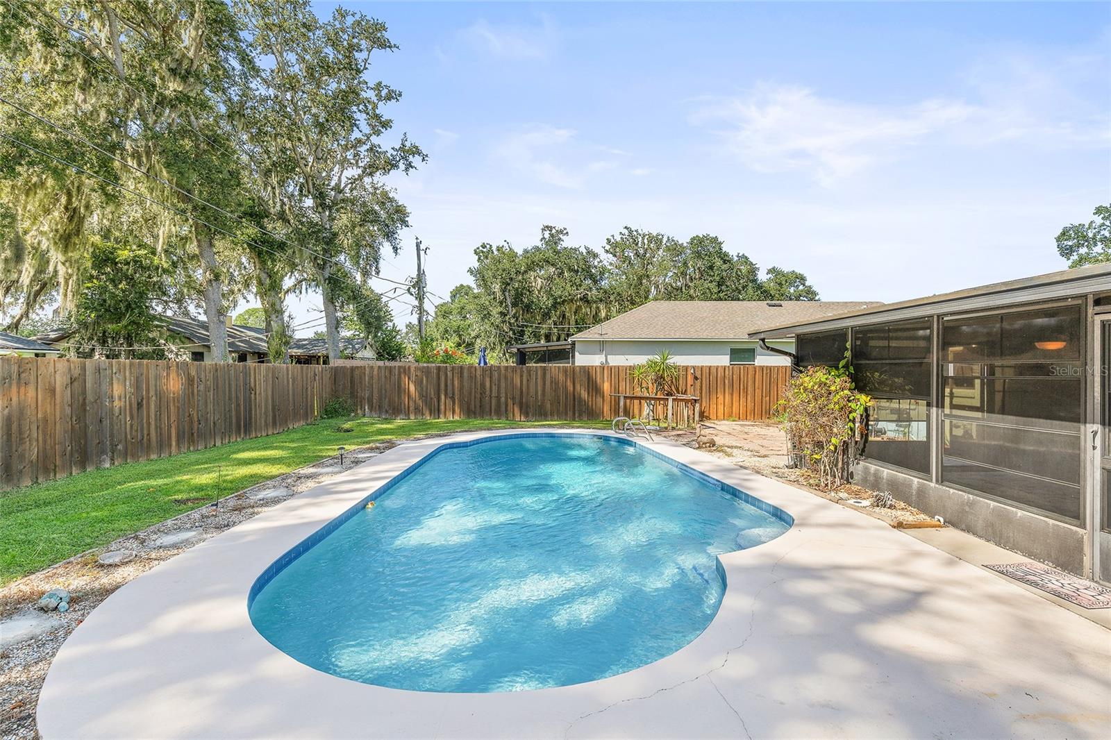 Image 18 of 50 For 2520 Queen Palm Drive