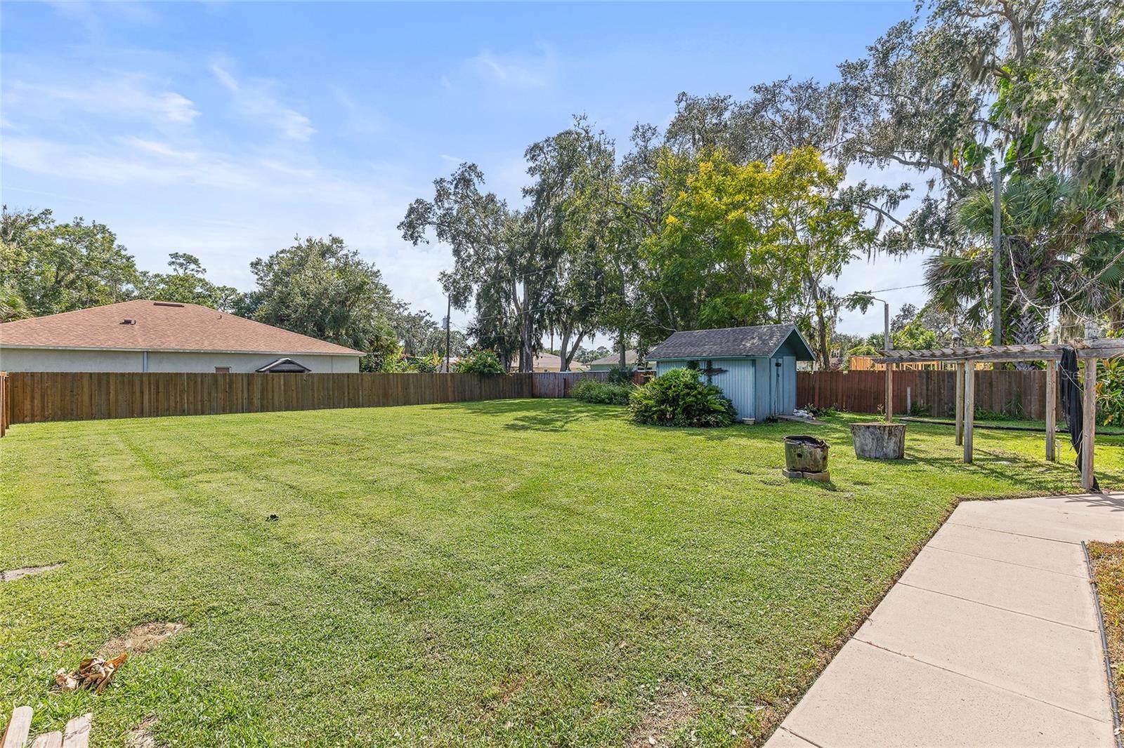 Image 21 of 50 For 2520 Queen Palm Drive
