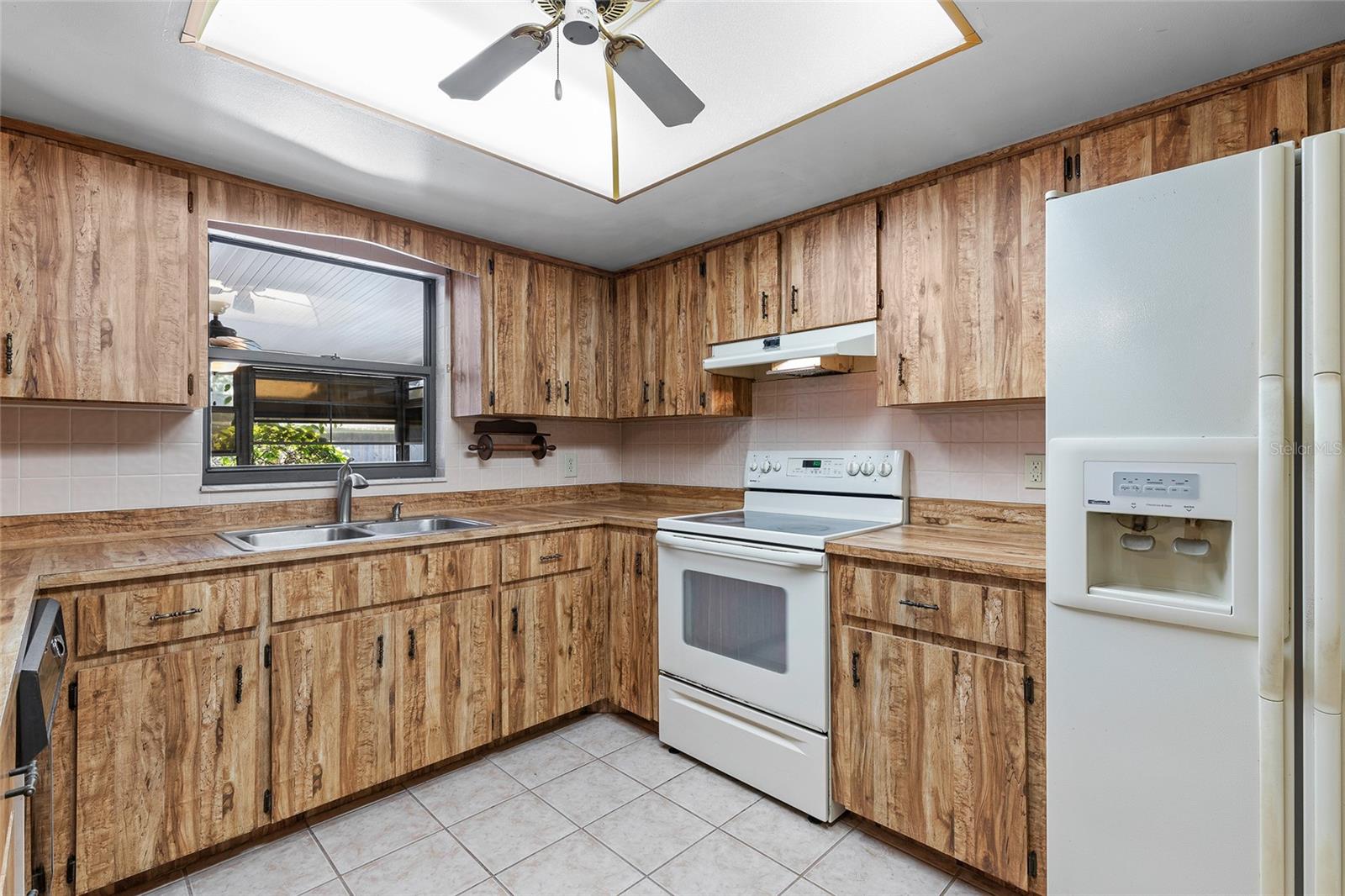 Image 37 of 50 For 2520 Queen Palm Drive
