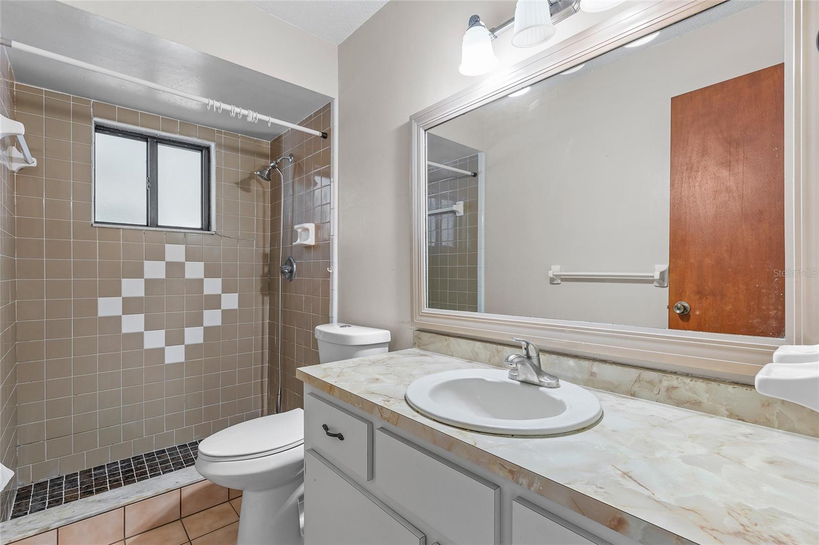 Image 43 of 50 For 2520 Queen Palm Drive