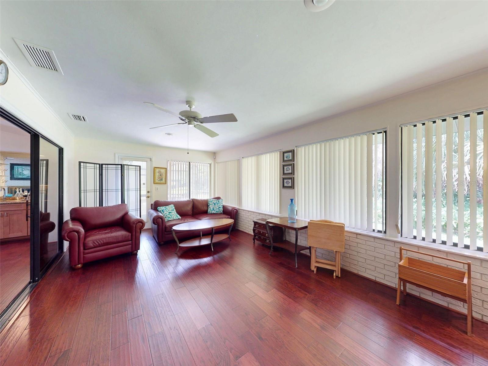 Image 13 of 62 For 806 Silk Oak Court