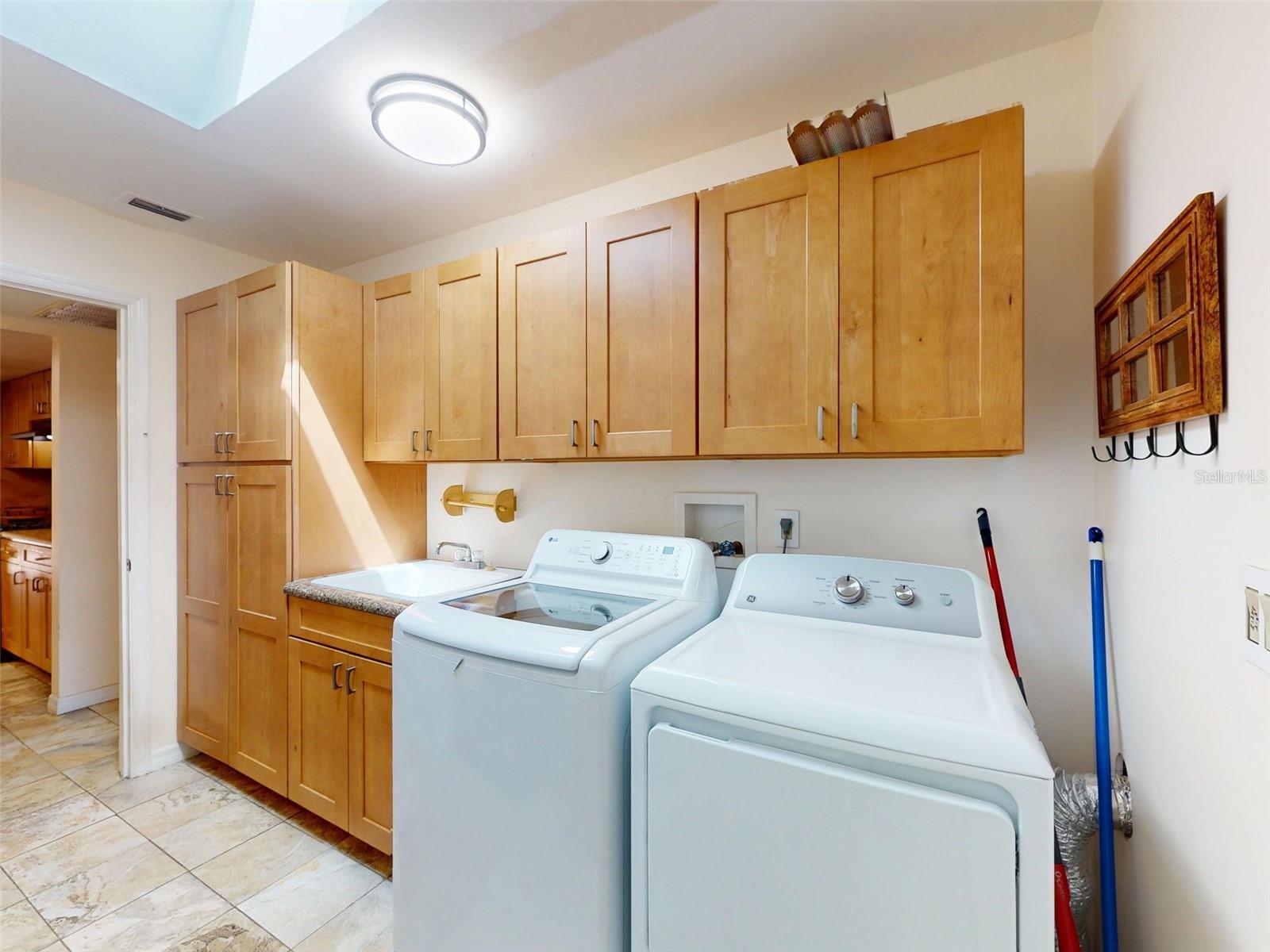 Image 22 of 62 For 806 Silk Oak Court