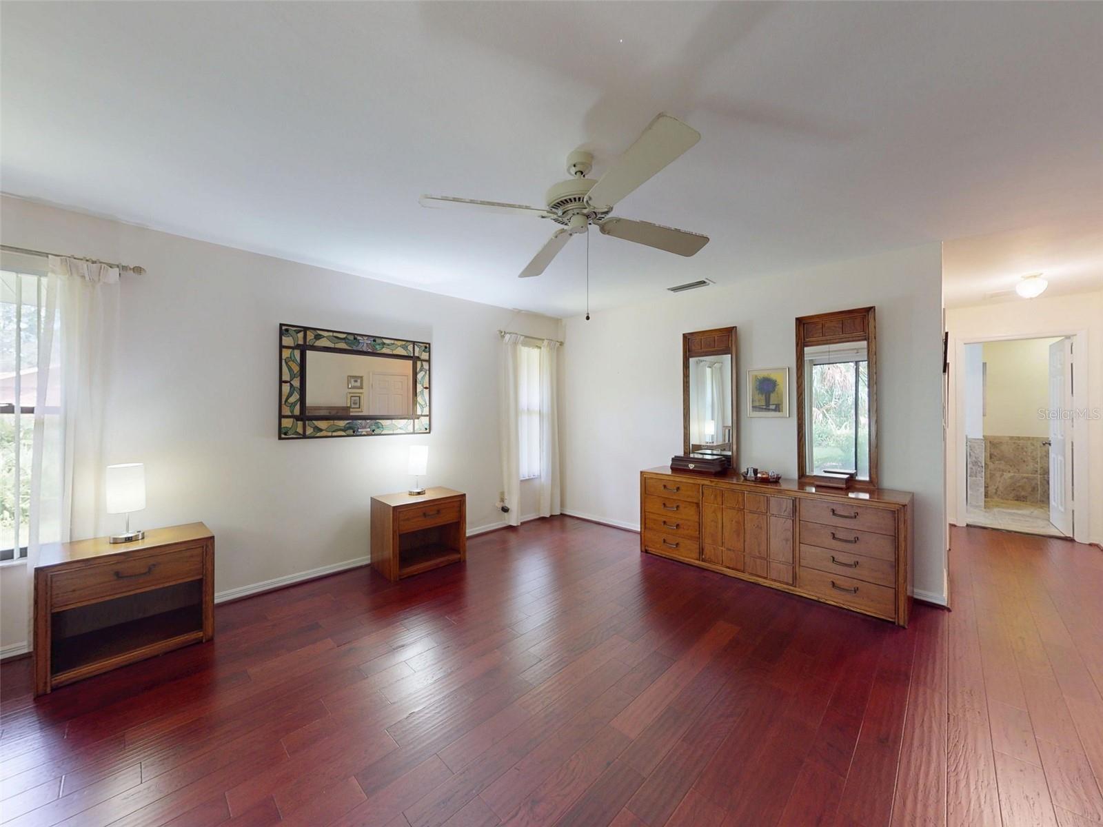 Image 24 of 62 For 806 Silk Oak Court