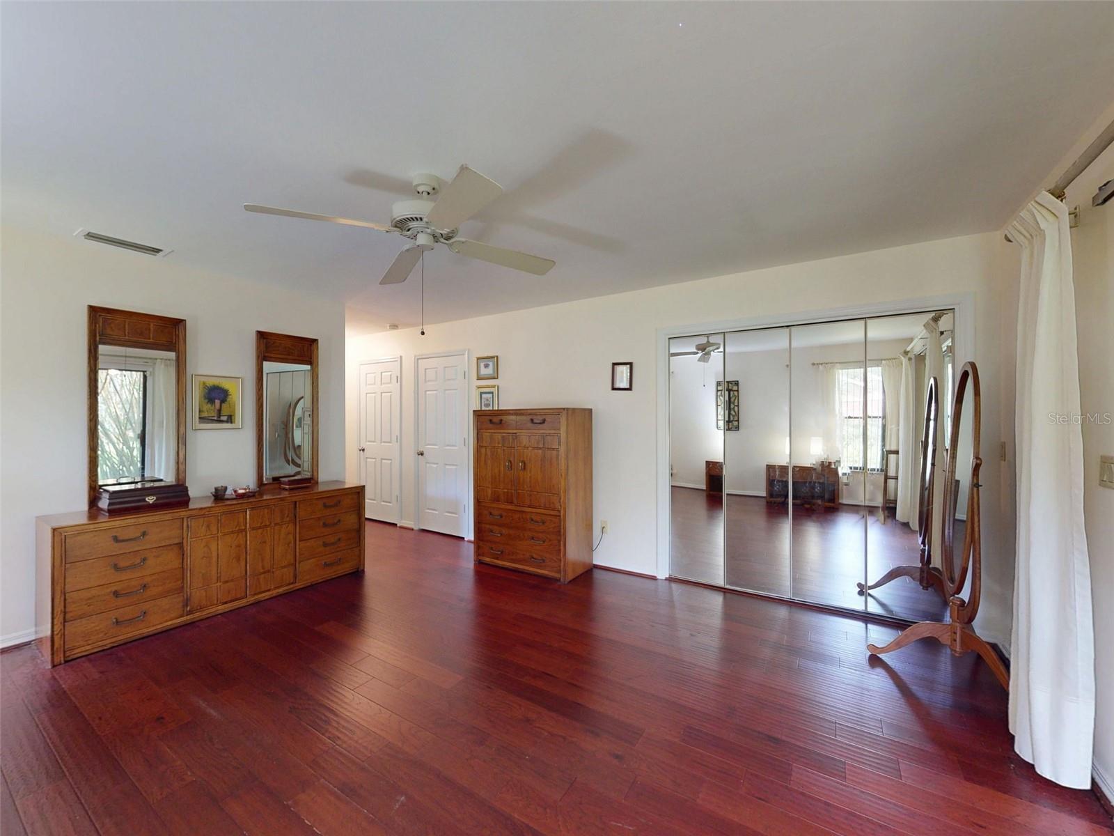 Image 25 of 62 For 806 Silk Oak Court