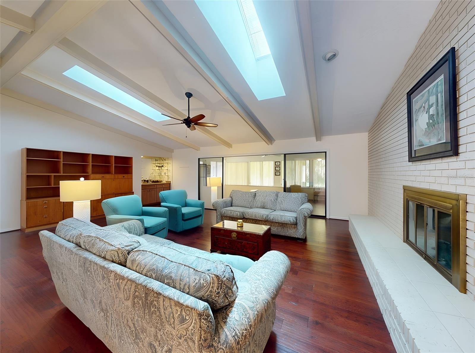 Image 3 of 62 For 806 Silk Oak Court