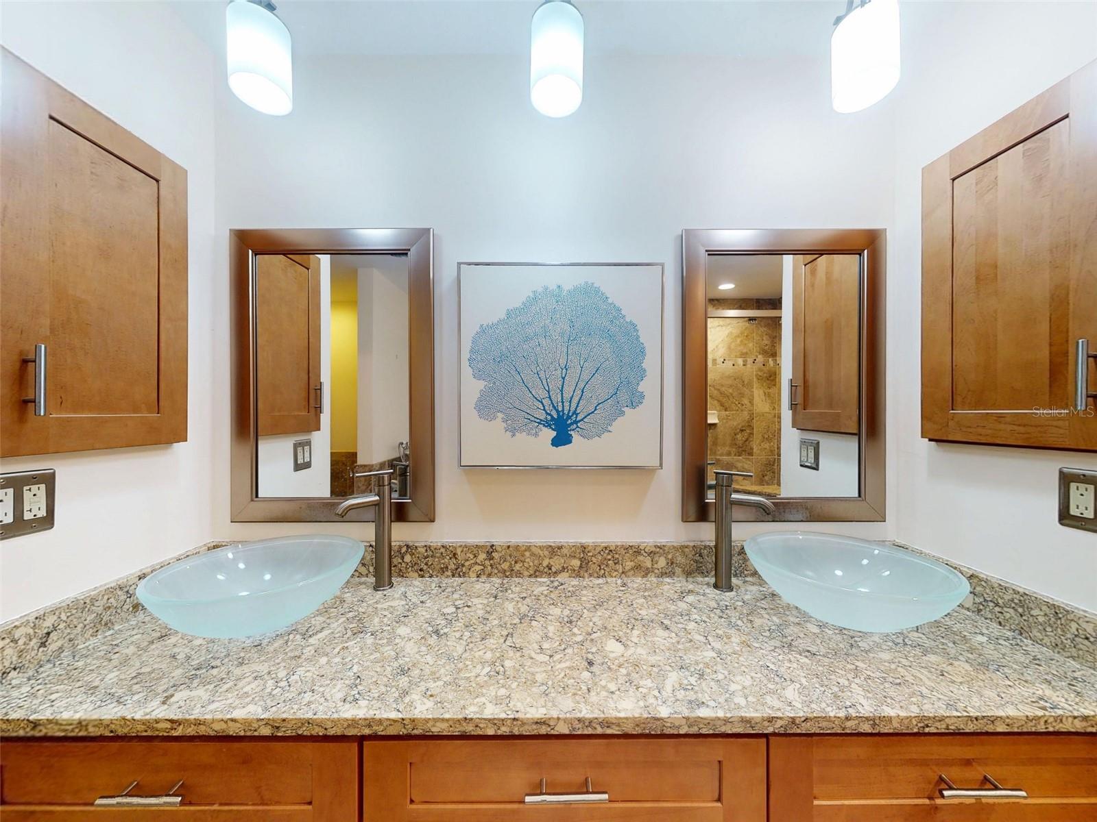 Image 32 of 62 For 806 Silk Oak Court