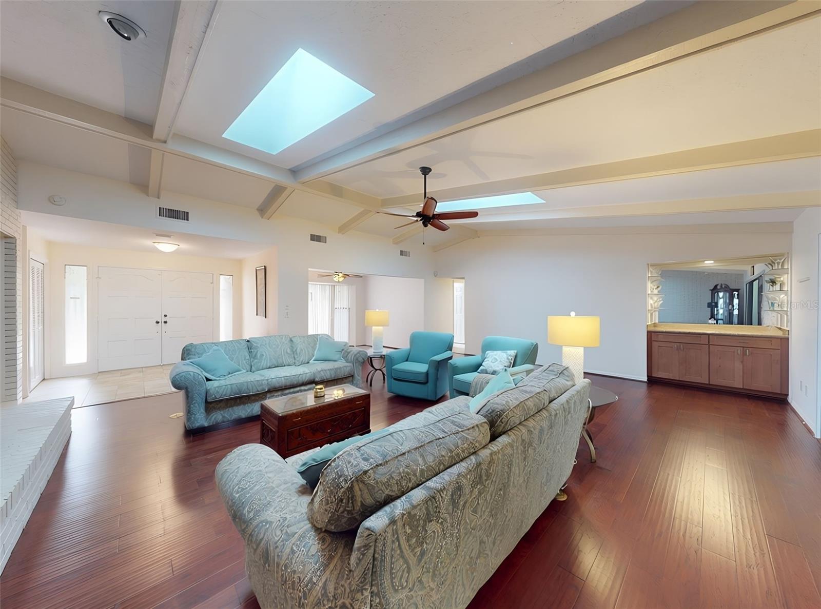 Image 8 of 62 For 806 Silk Oak Court