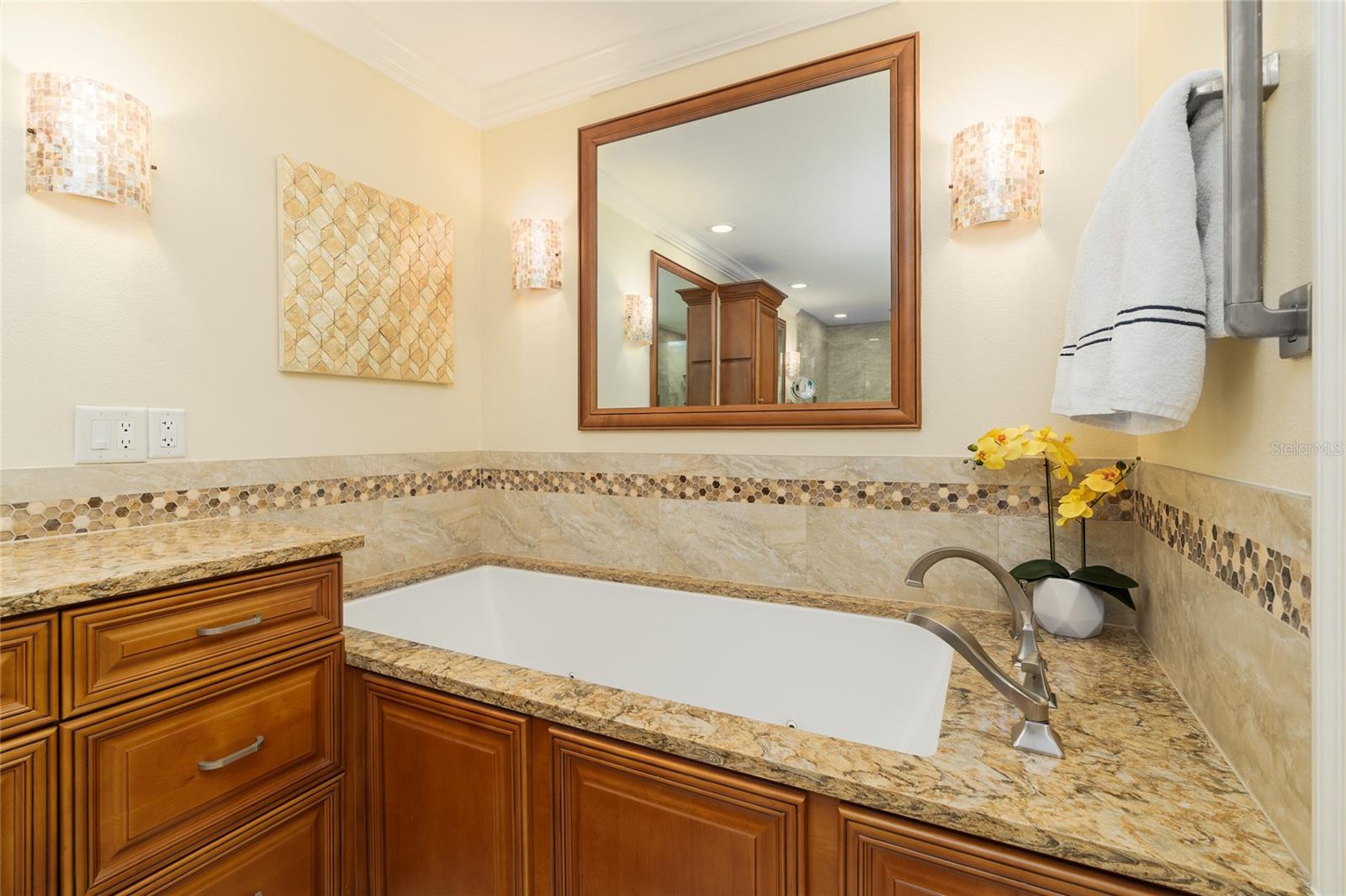 Image 19 of 62 For 259 Minorca Beach Way 303