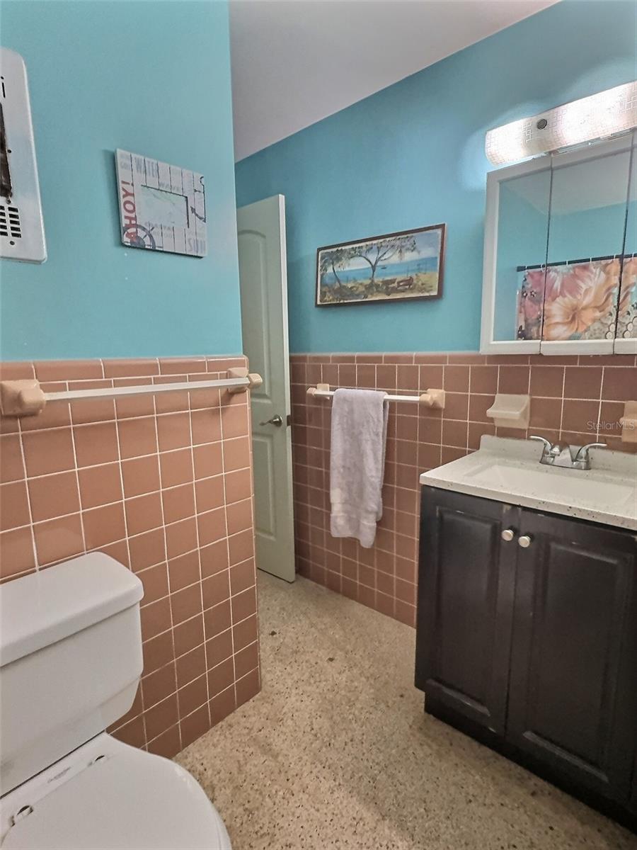 Image 18 of 30 For 617 Goodwin Avenue