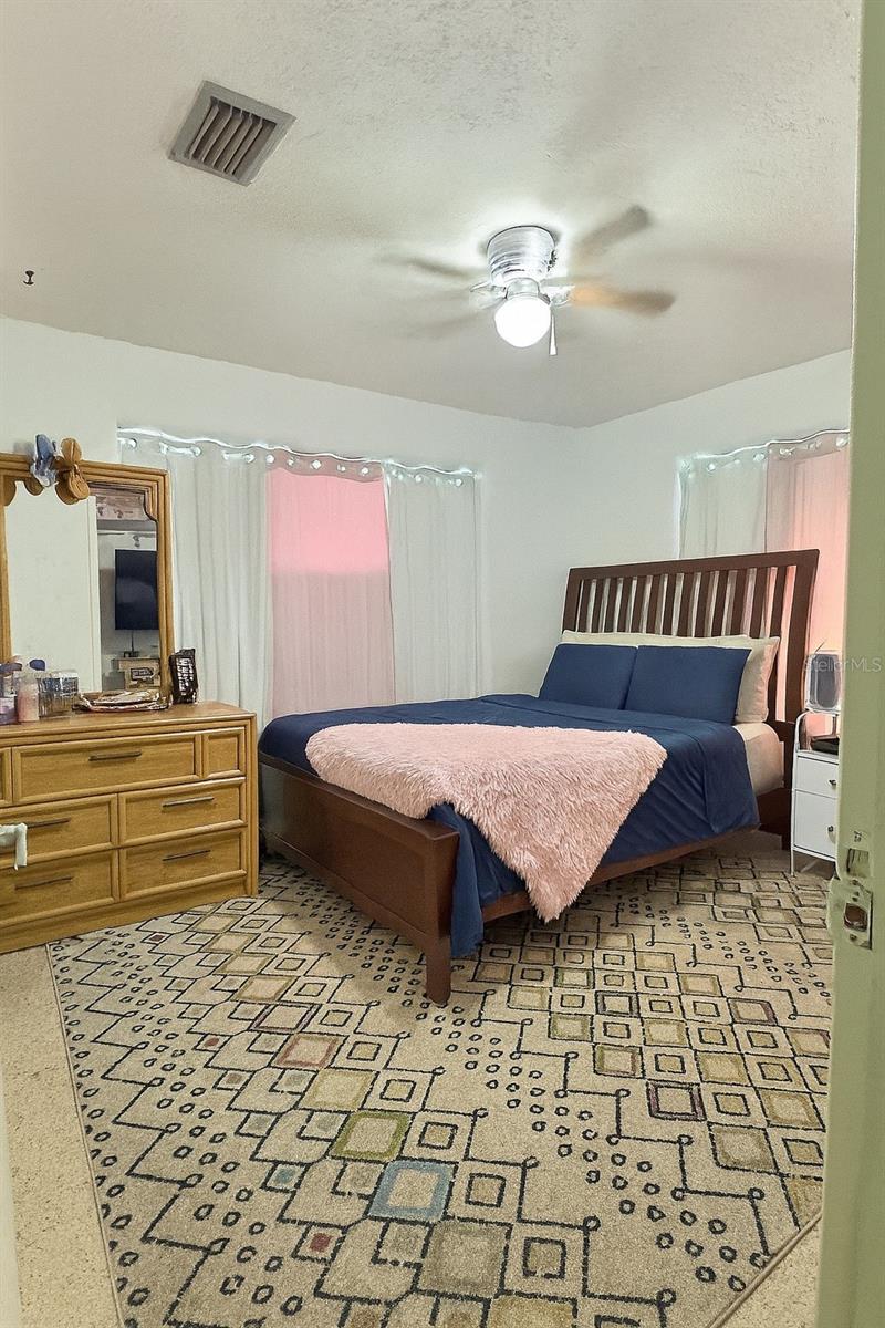 Image 20 of 30 For 617 Goodwin Avenue