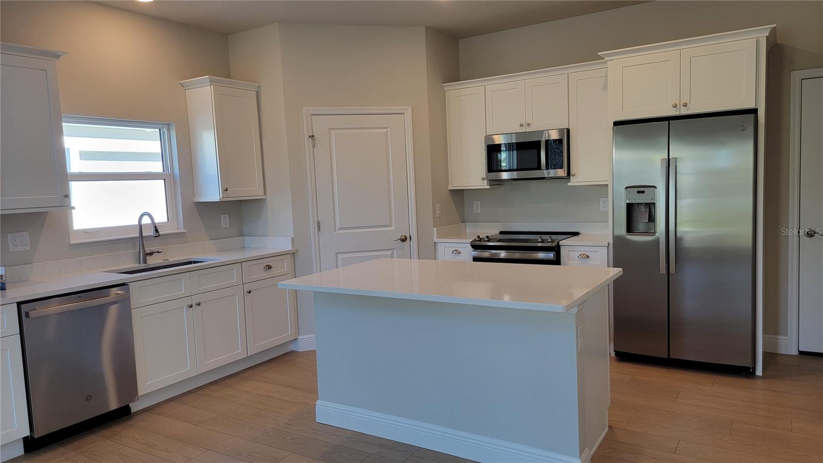 Image 4 of 27 For 545 Venetian Palms Boulevard