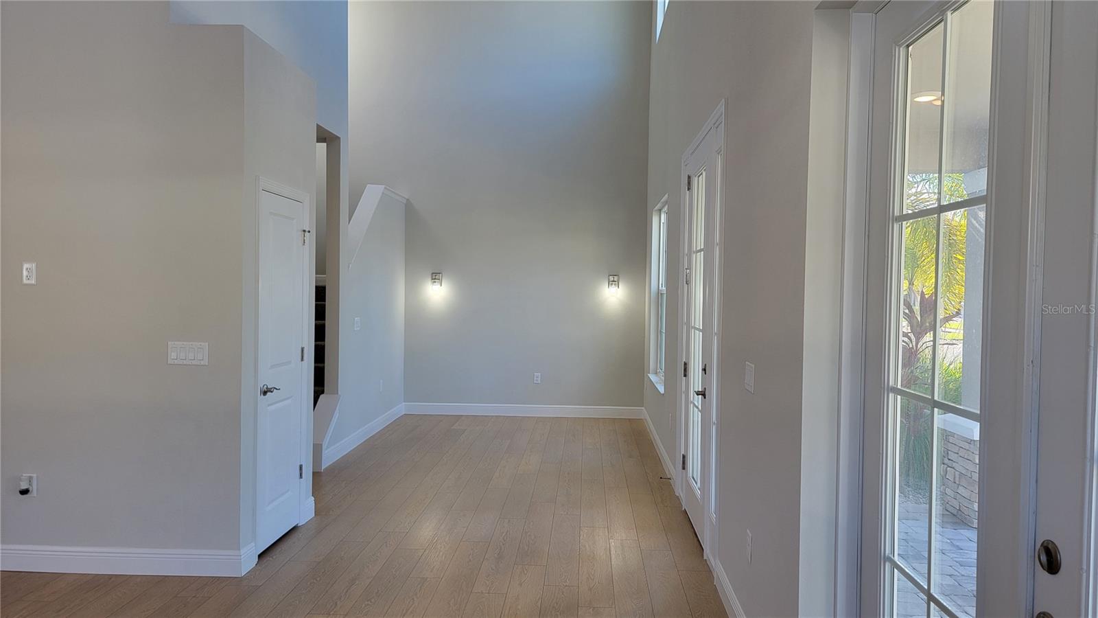 Image 5 of 27 For 545 Venetian Palms Boulevard