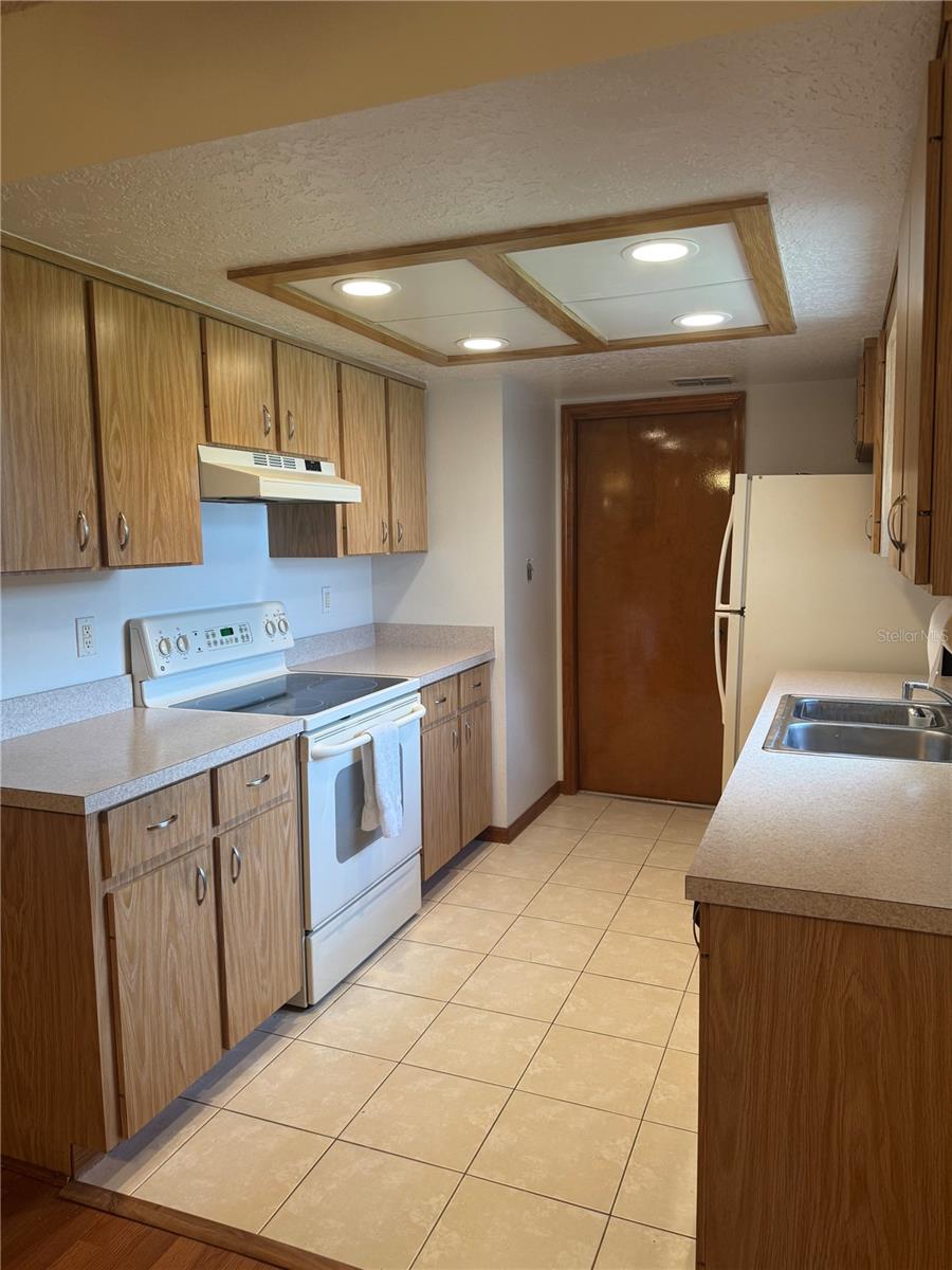 Image 2 of 15 For 2232 Royal Palm Drive