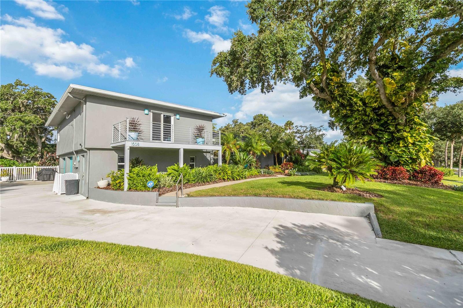 Image 3 of 55 For 1508 Riverside Drive