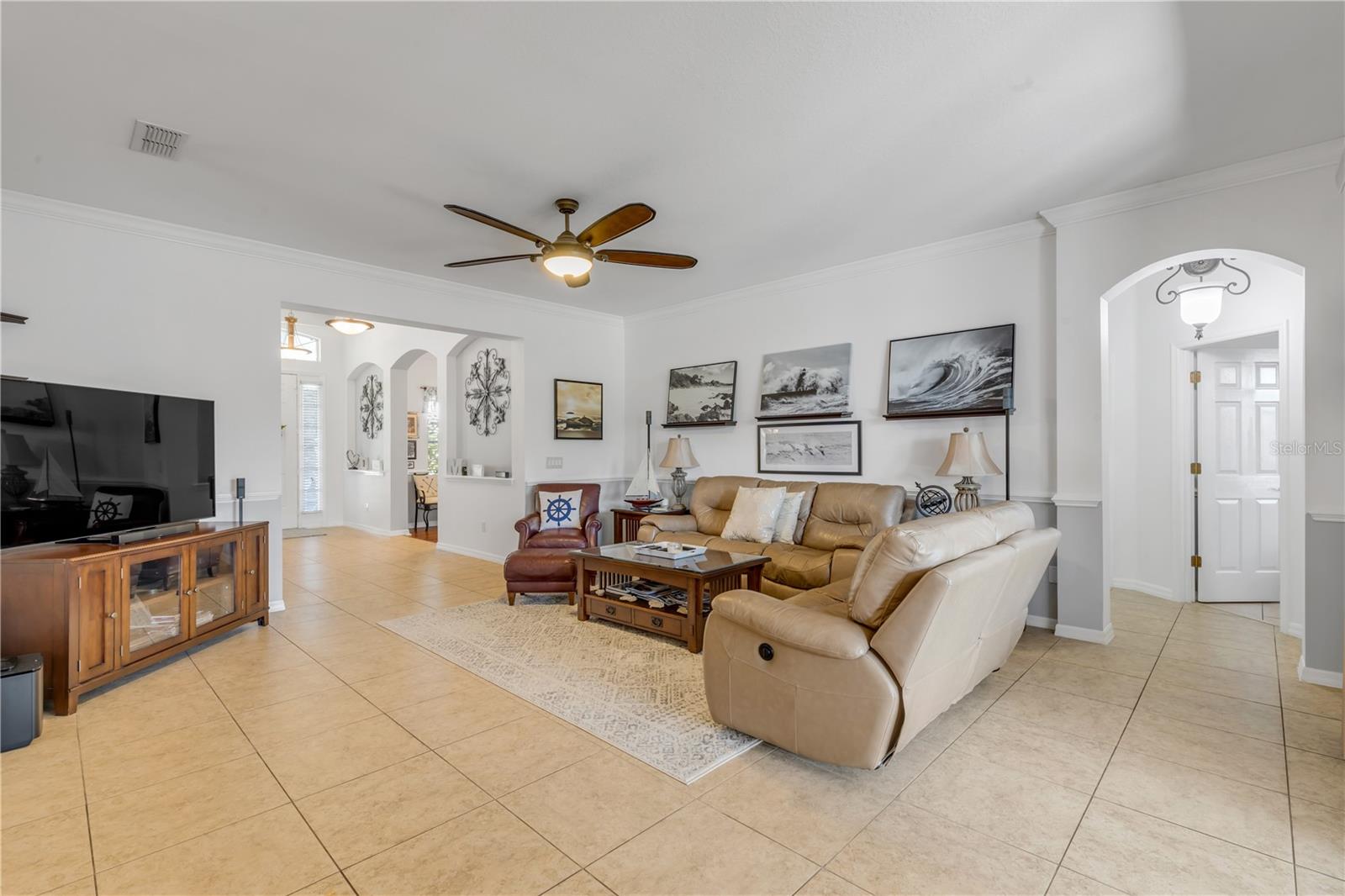 Image 30 of 83 For 129 Crystal Oak Drive