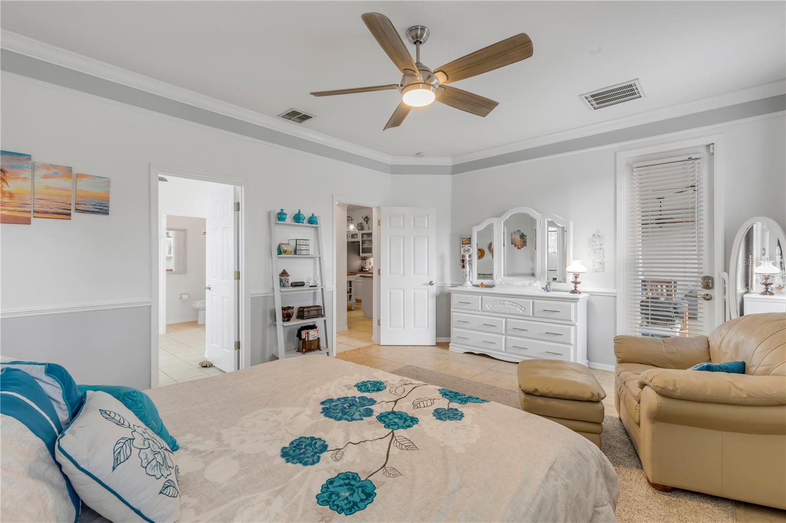 Image 38 of 83 For 129 Crystal Oak Drive