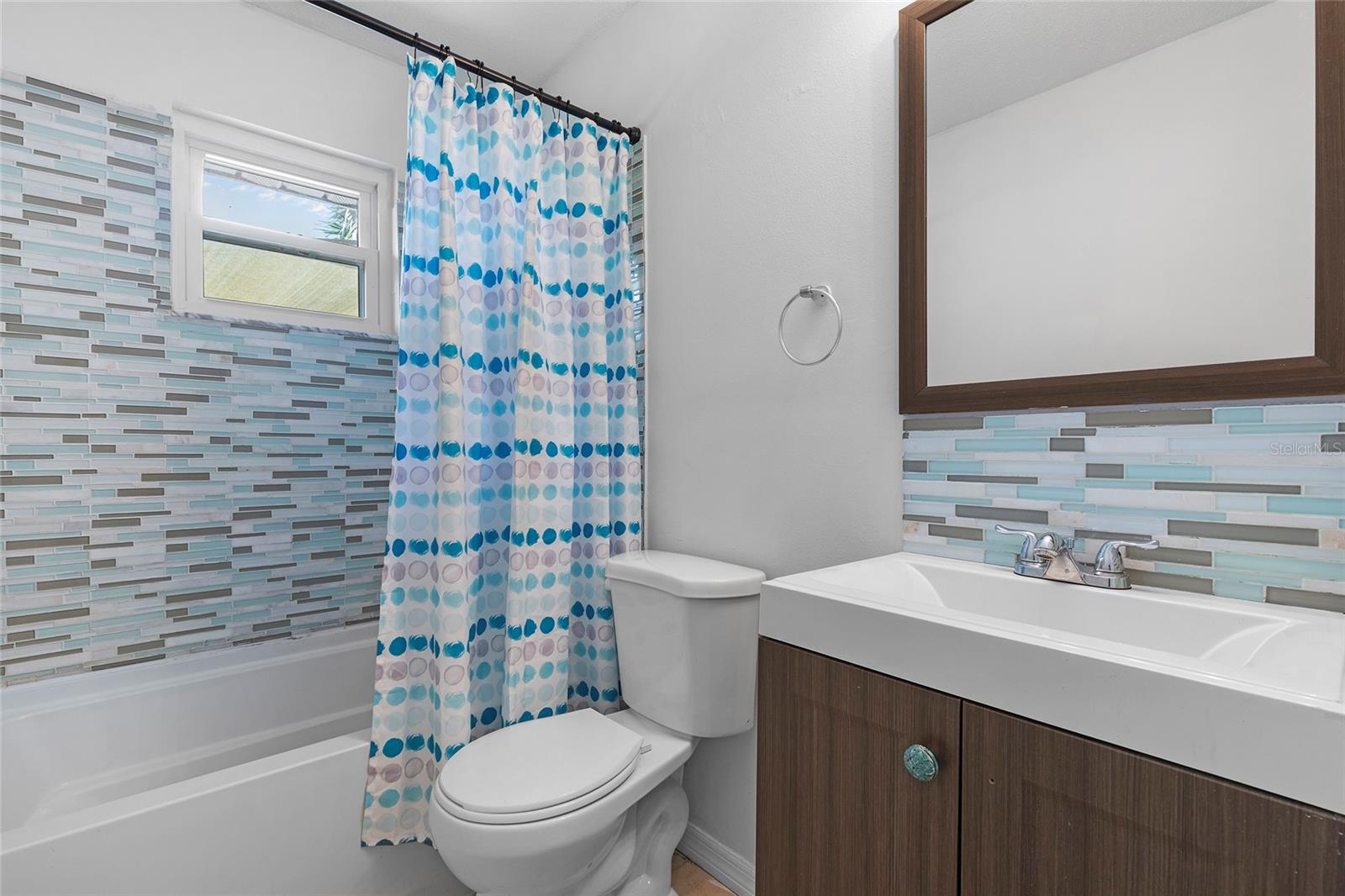 Image 14 of 24 For 1518 Juniper Drive