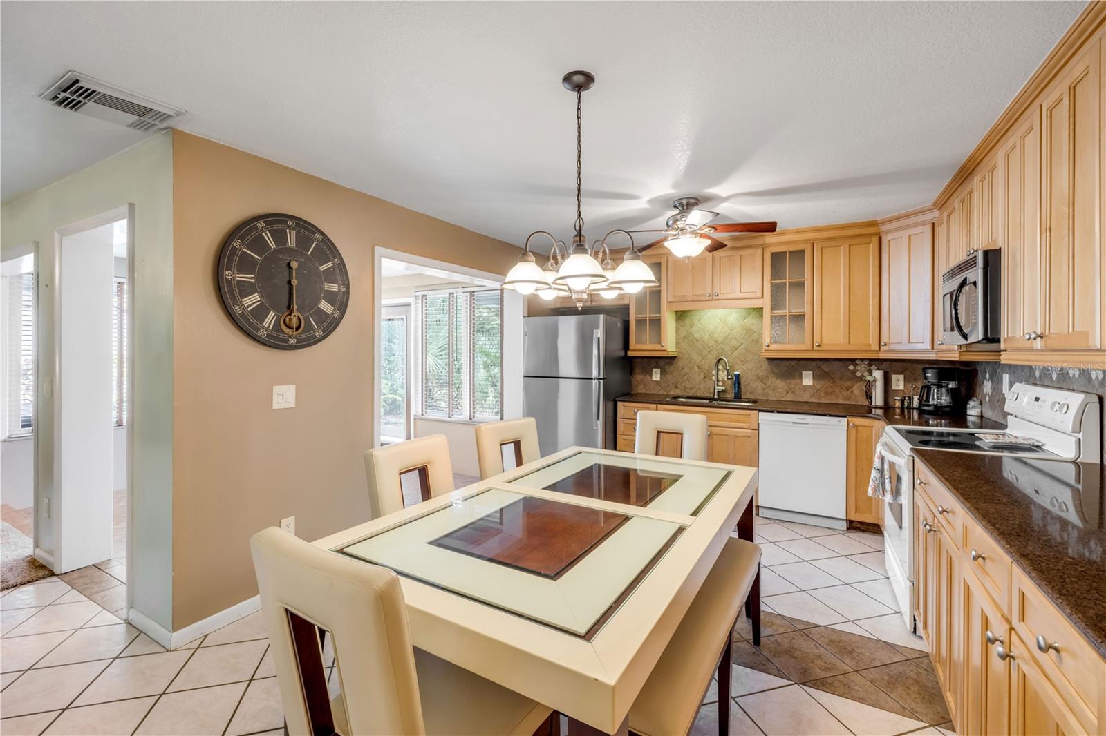 Image 17 of 43 For 4150 Atlantic Avenue 109d