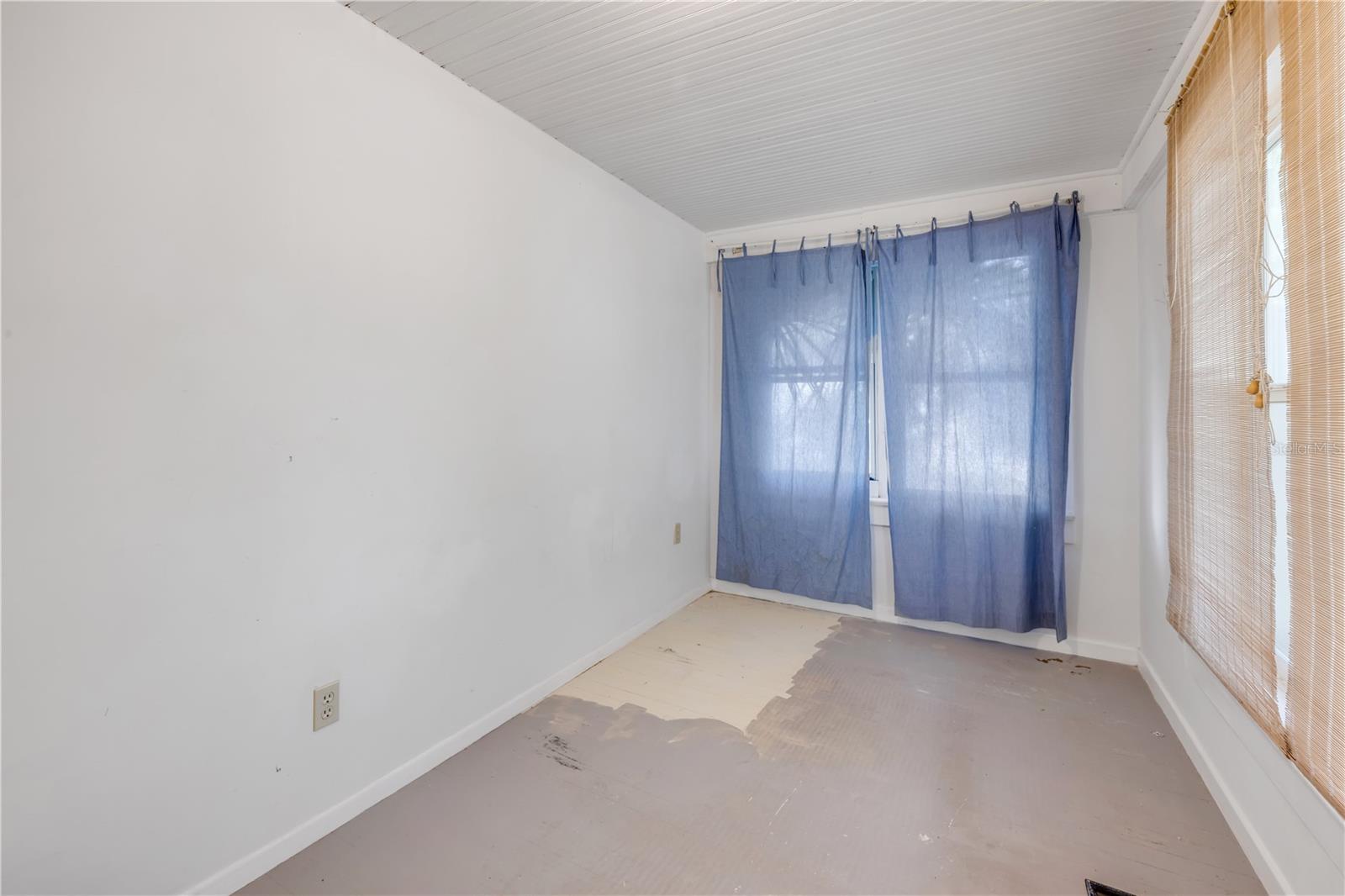 Image 12 of 50 For 218 Mary Avenue