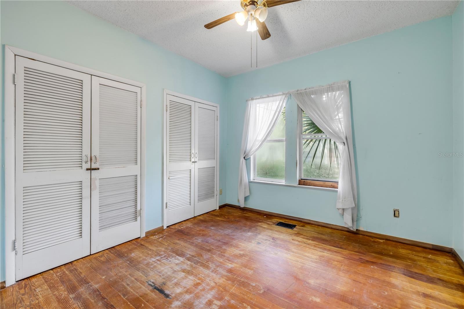 Image 14 of 50 For 218 Mary Avenue