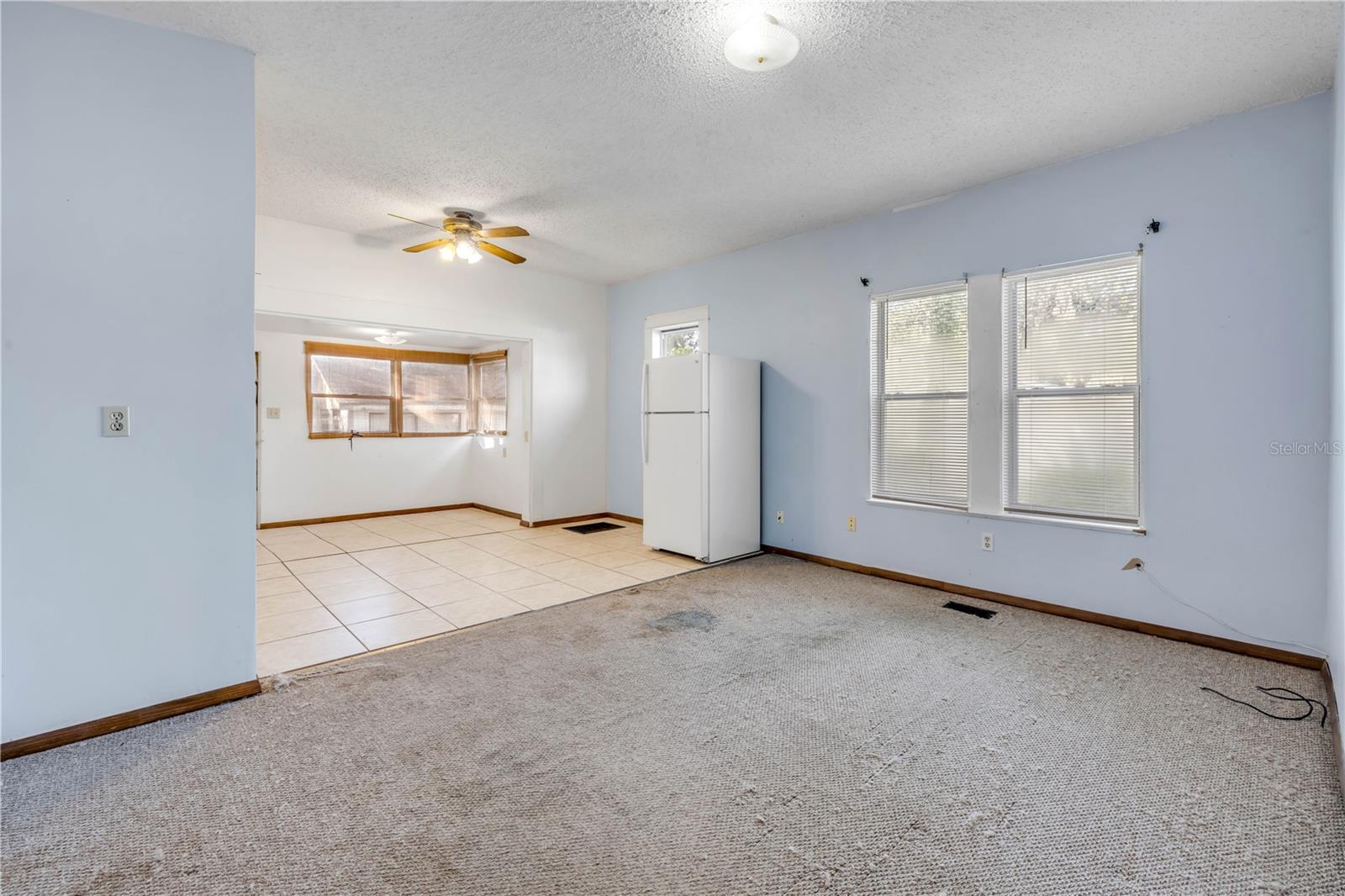 Image 16 of 50 For 218 Mary Avenue