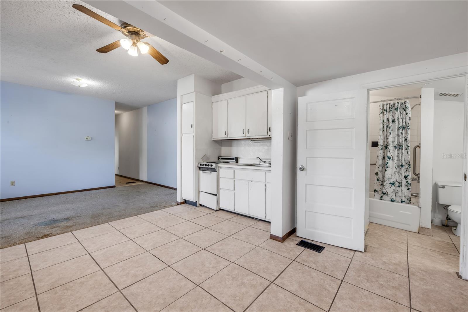 Image 26 of 50 For 218 Mary Avenue