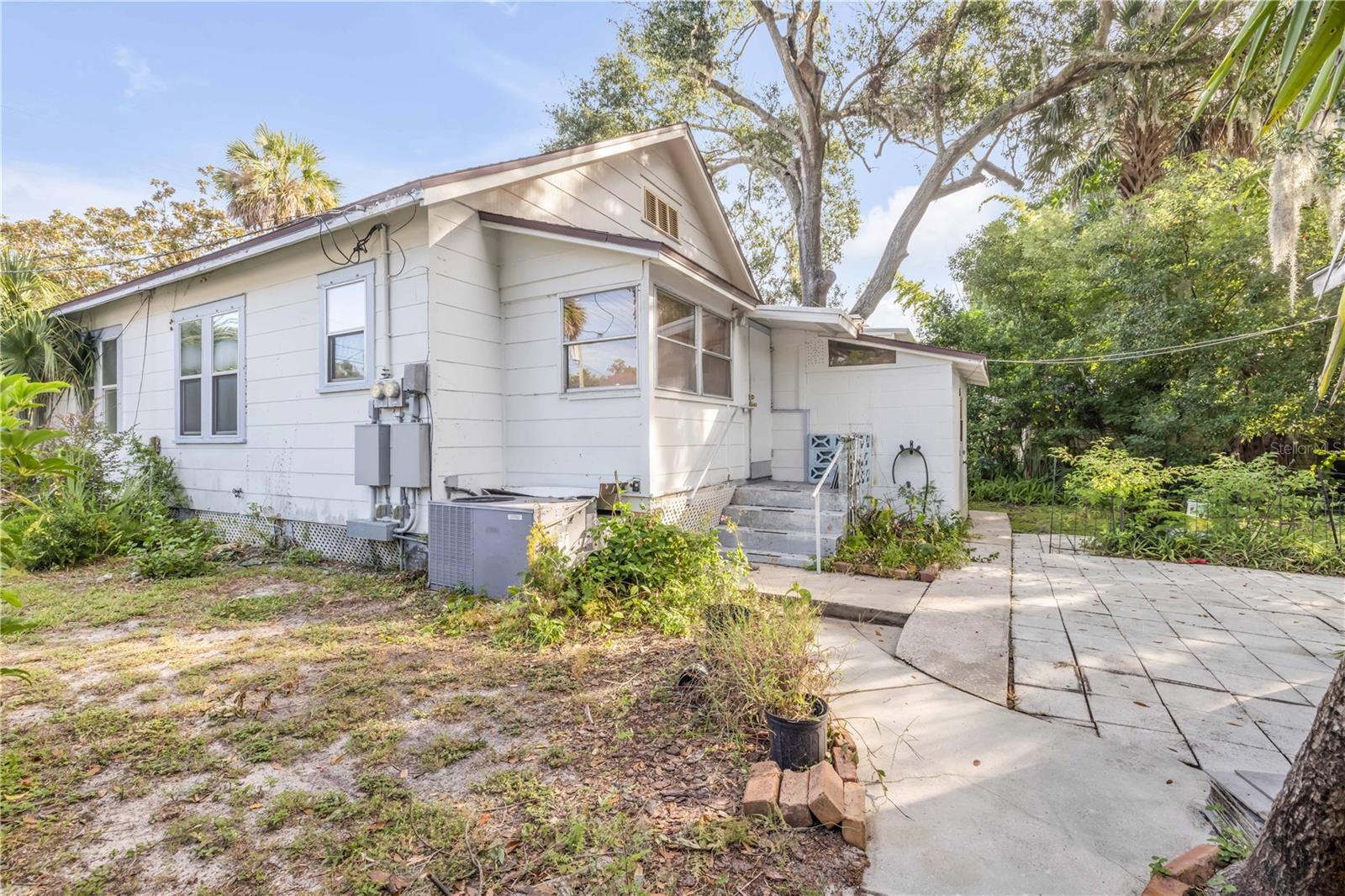 Image 30 of 50 For 218 Mary Avenue