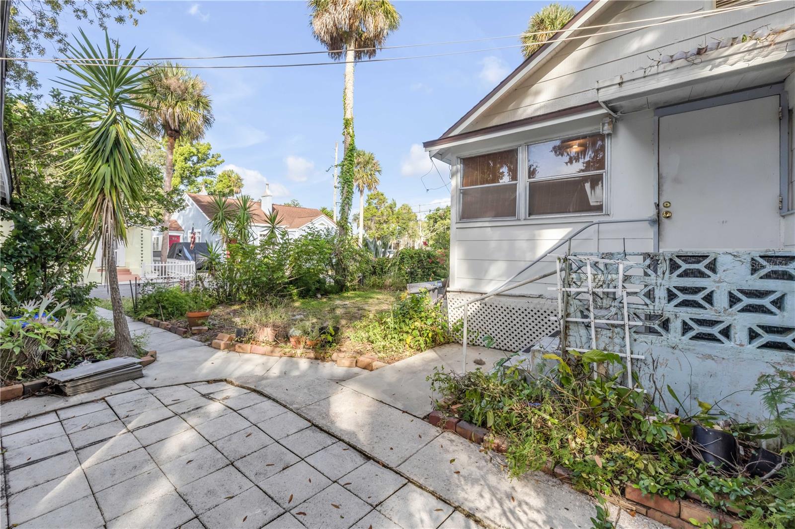 Image 31 of 50 For 218 Mary Avenue