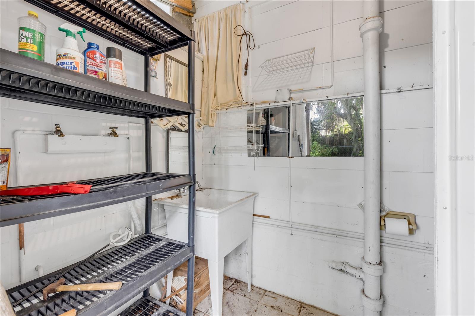 Image 34 of 50 For 218 Mary Avenue