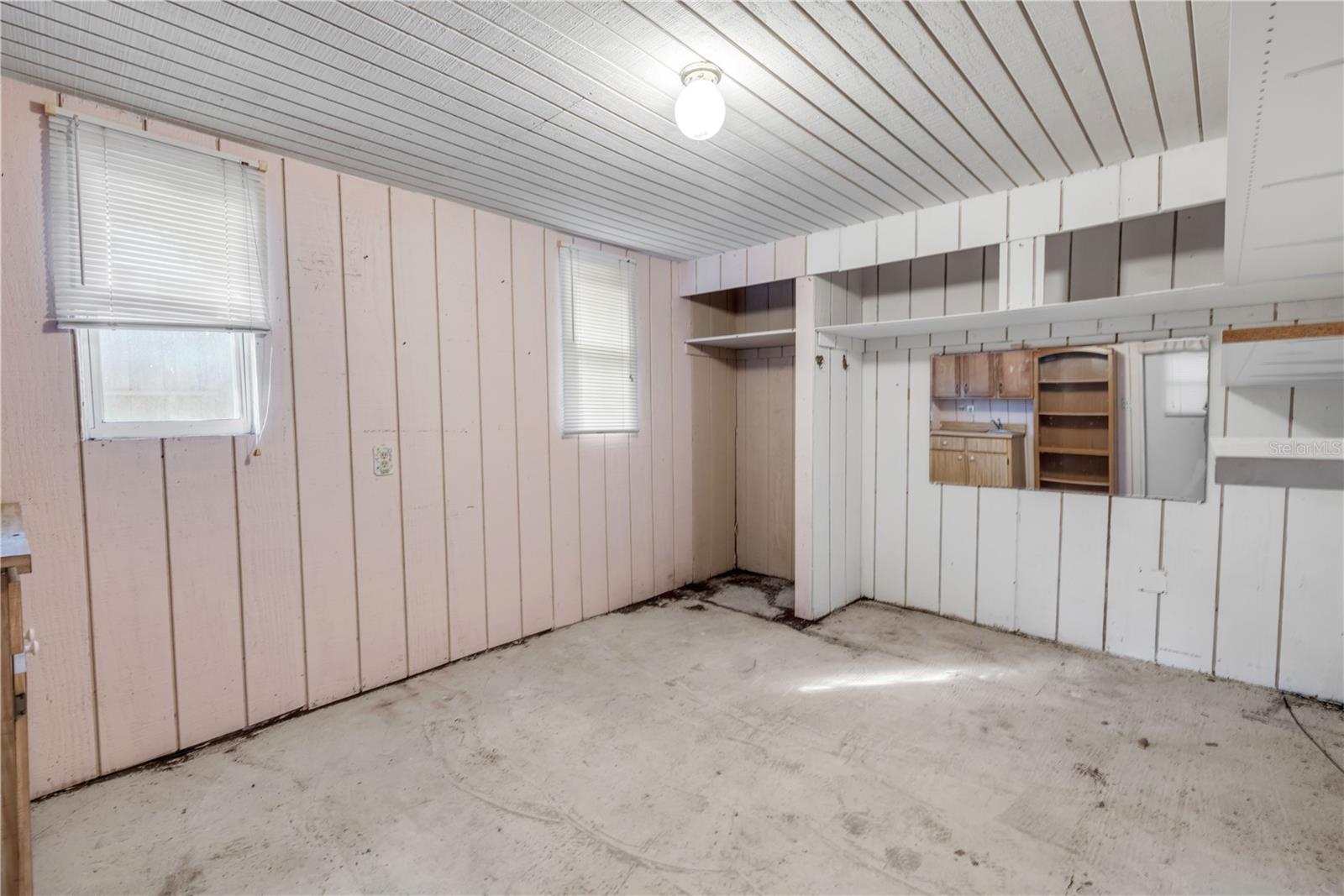 Image 37 of 50 For 218 Mary Avenue