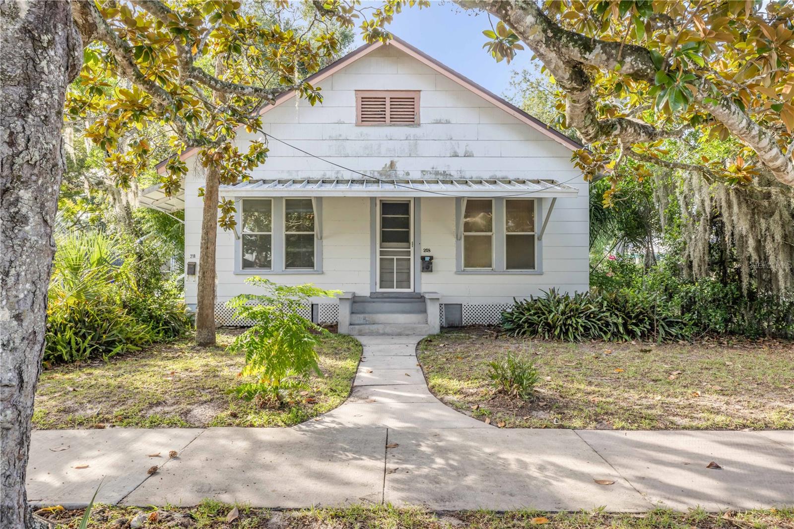 Image 4 of 50 For 218 Mary Avenue